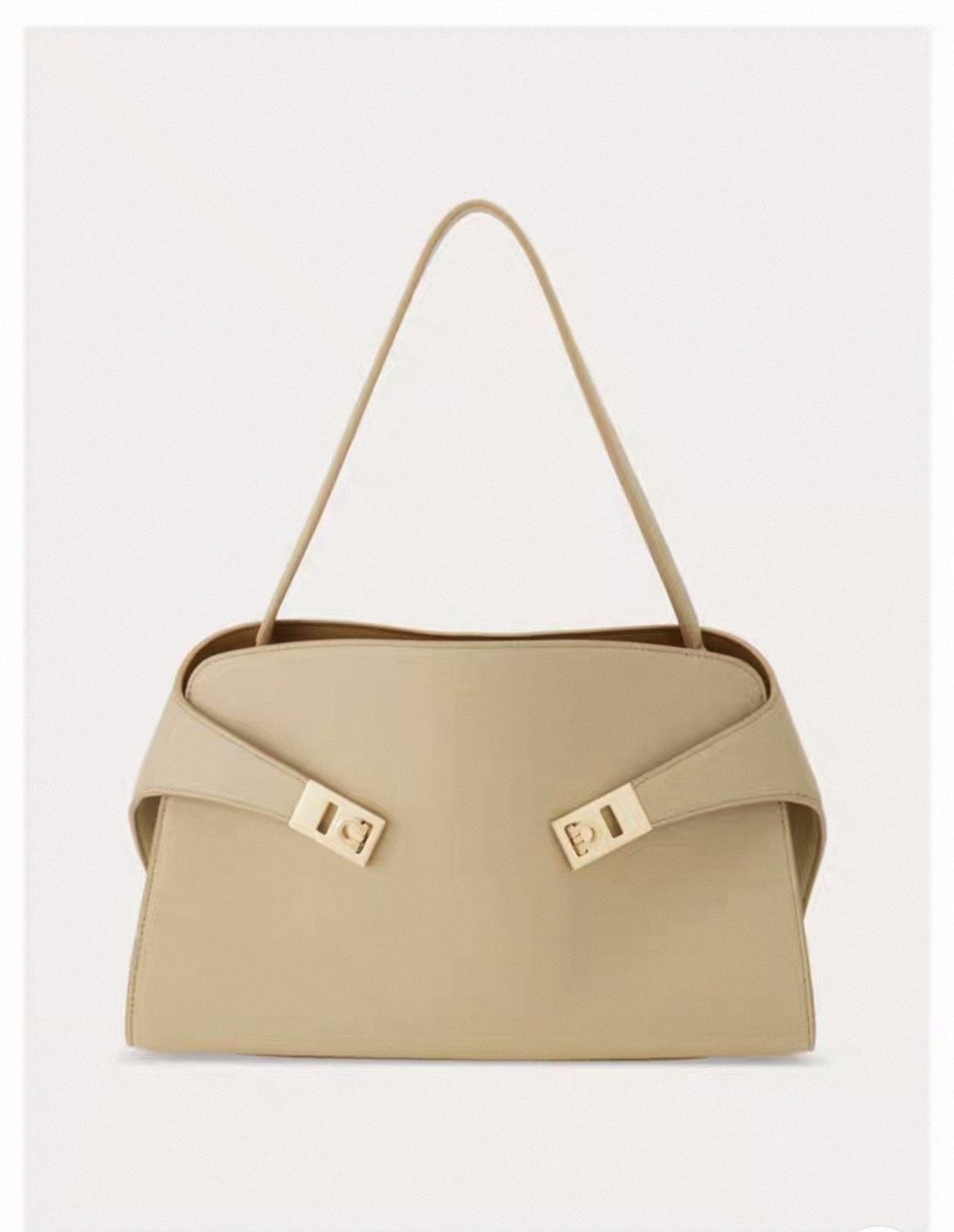 FERRAGAMO 페라가모 FW2023 Gancini 장식 중형 토트백 1