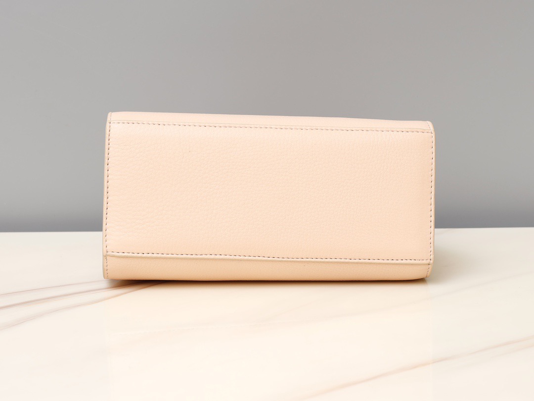 FERRAGAMO 페라가모 허그(HUG) 토트백 미니 11