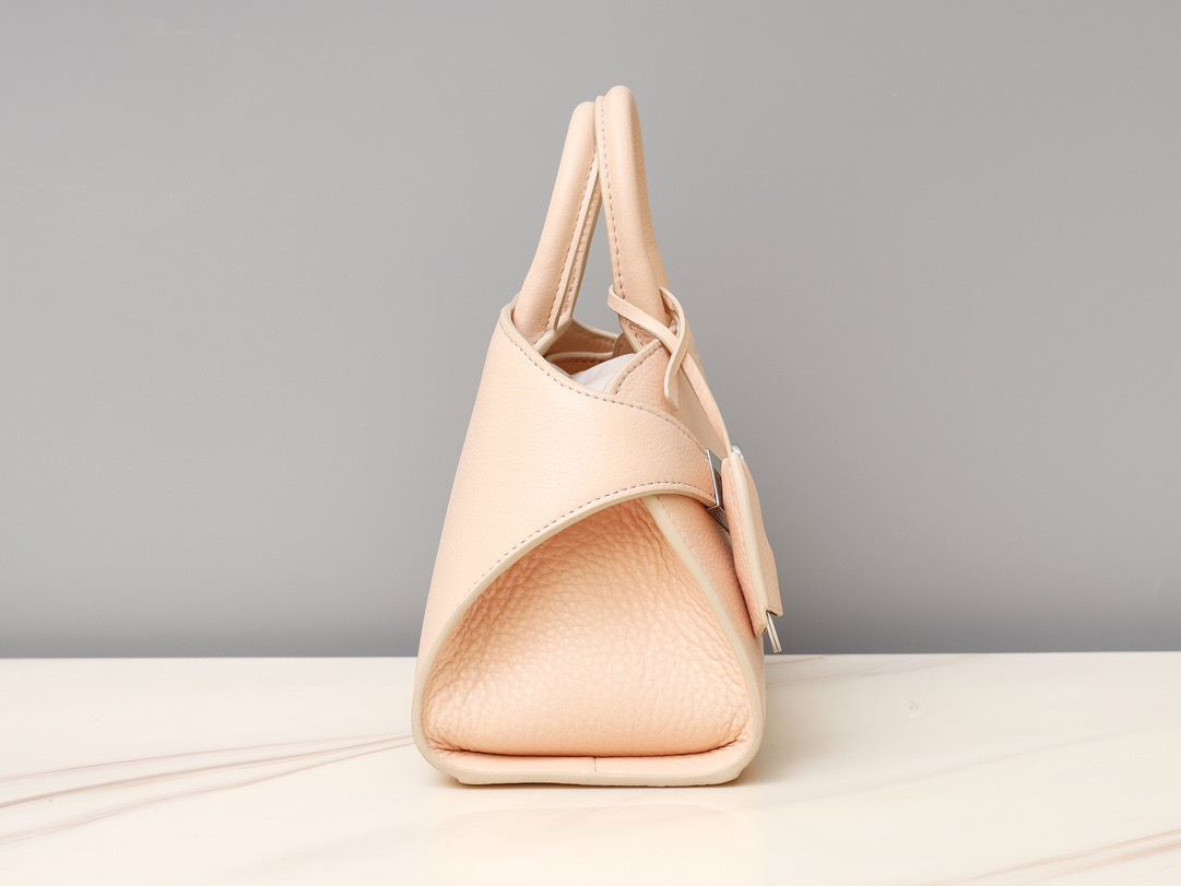 FERRAGAMO 페라가모 허그(HUG) 토트백 미니 12