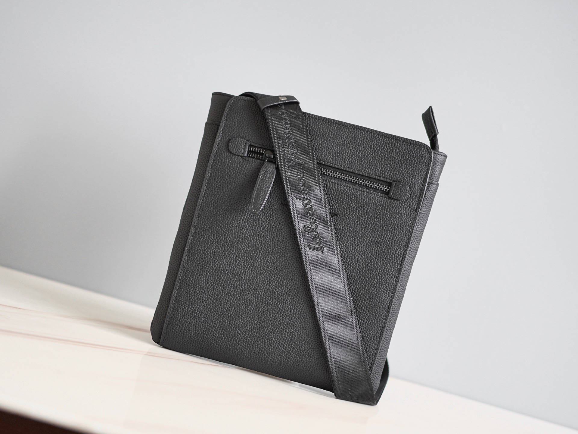 FERRAGAMO 살바토레 페라가모 FW2023 가죽 크로스백 9