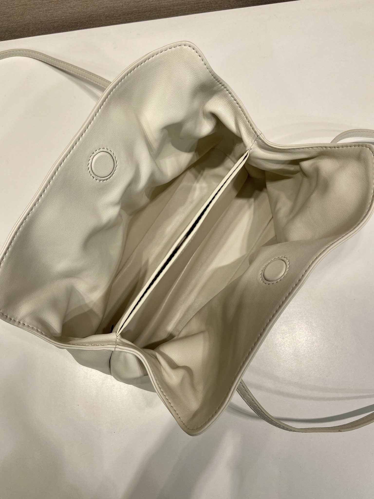 PRADA 프라다 클라우드(Cloud) 패디드 숄더백 1BG586 15