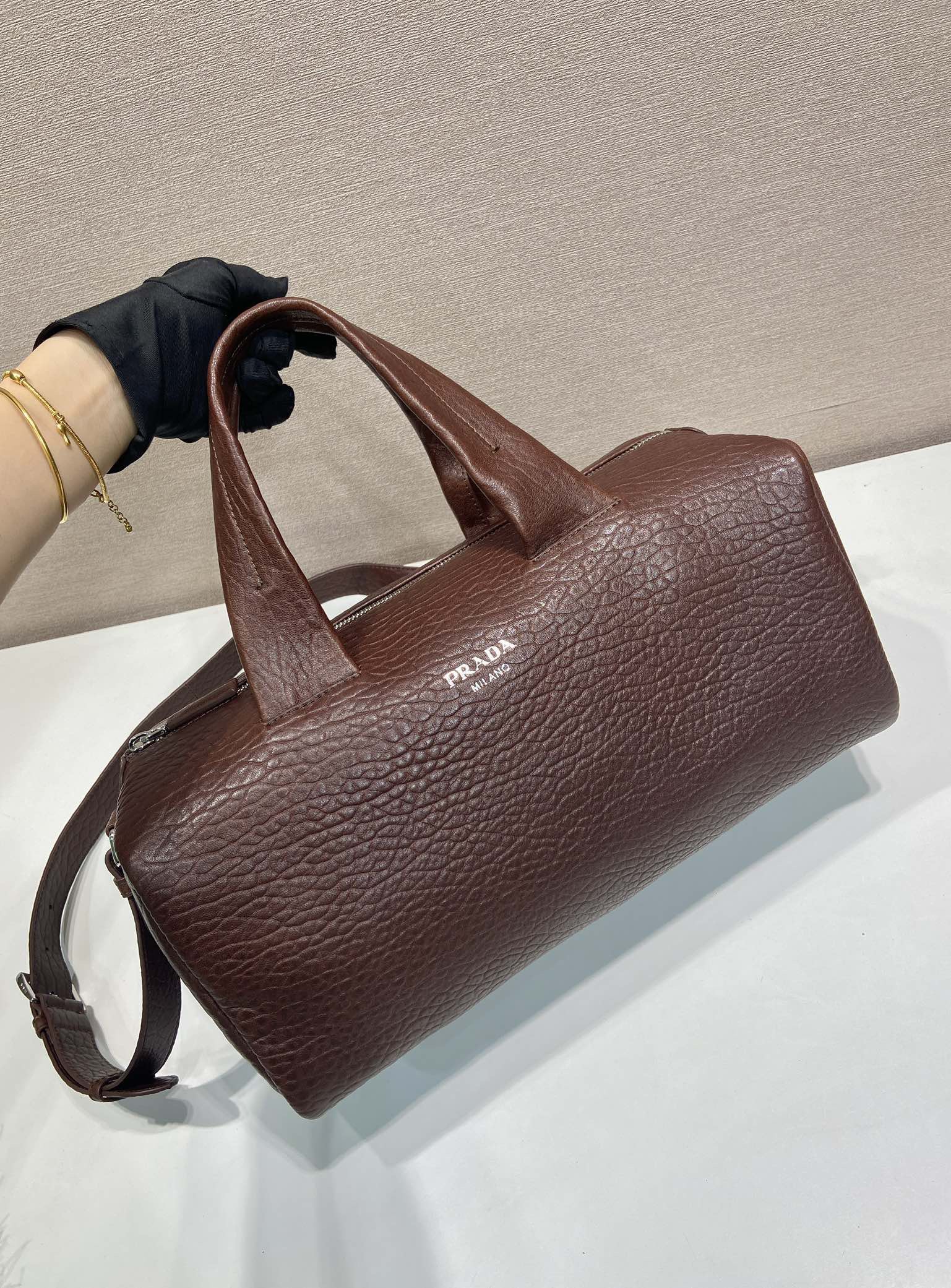 PRADA 프라다 FW2023 나파 가죽 토트백 4