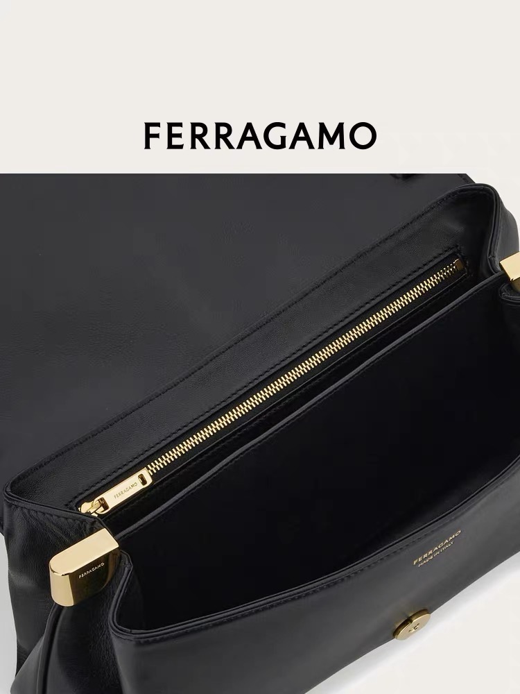 FERRAGAMO 페라가모 FW2023 Gancini 체인 숄더백 3