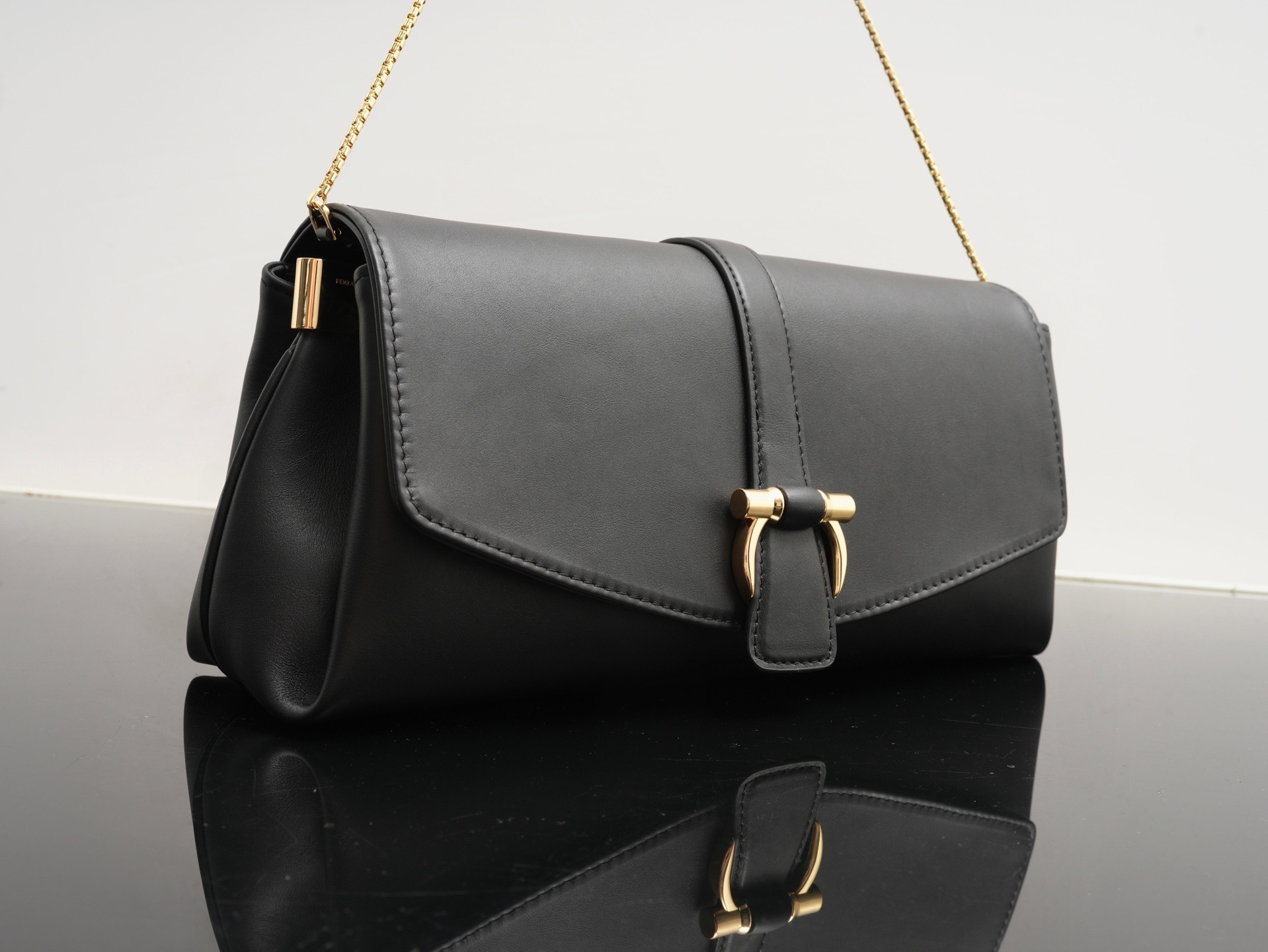 FERRAGAMO 페라가모 FW2023 Gancini 체인 숄더백 14