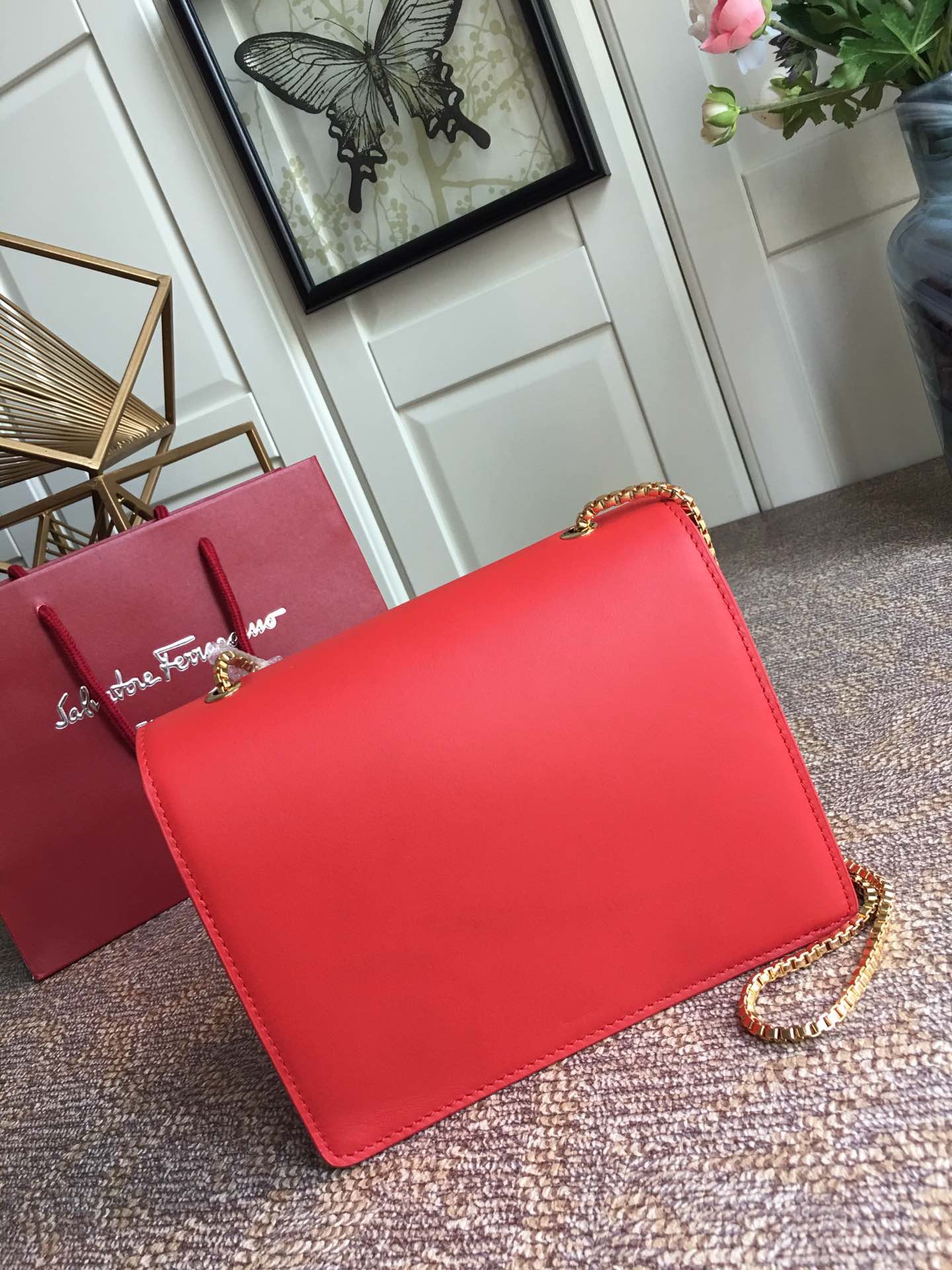 FERRAGAMO 페라가모 간치니 플랩 숄더백 미디엄 21F893 8