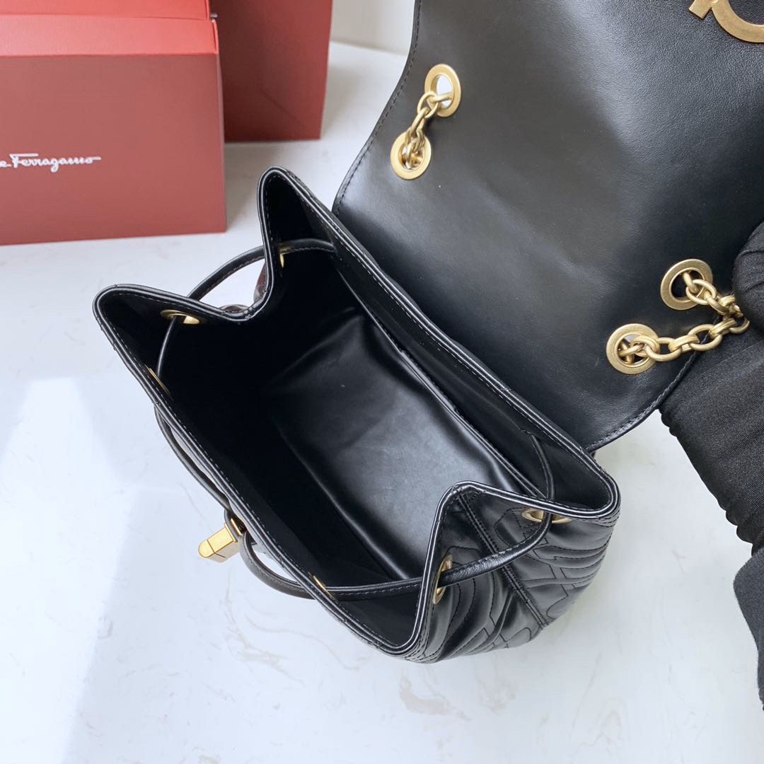 SALVATORE FERRAGAMO 살바토레 페라가모 FW2023 Gancini 로고 백팩 4