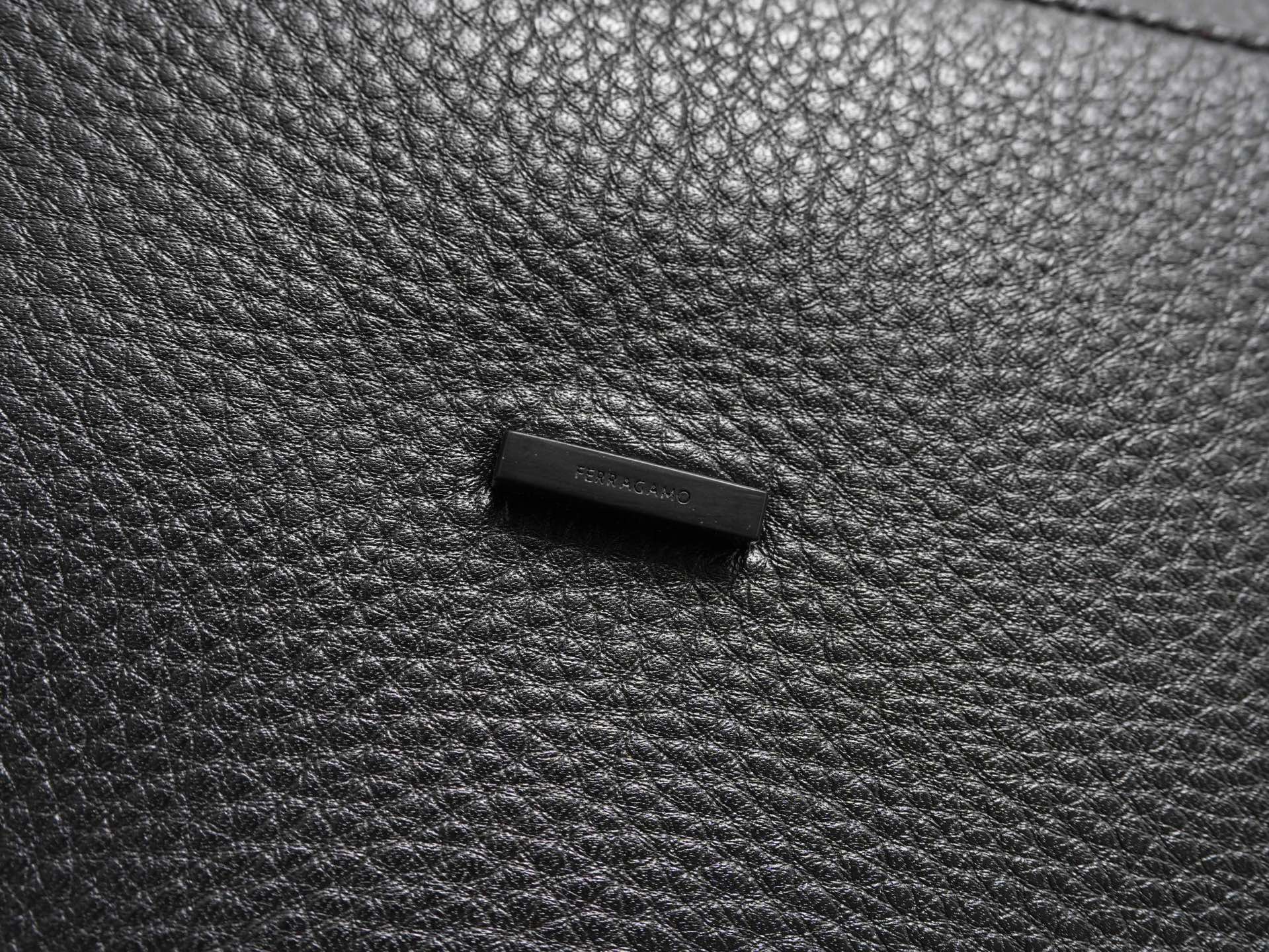 FERRAGAMO 페라가모 FW2023 Hug 핸드백 16