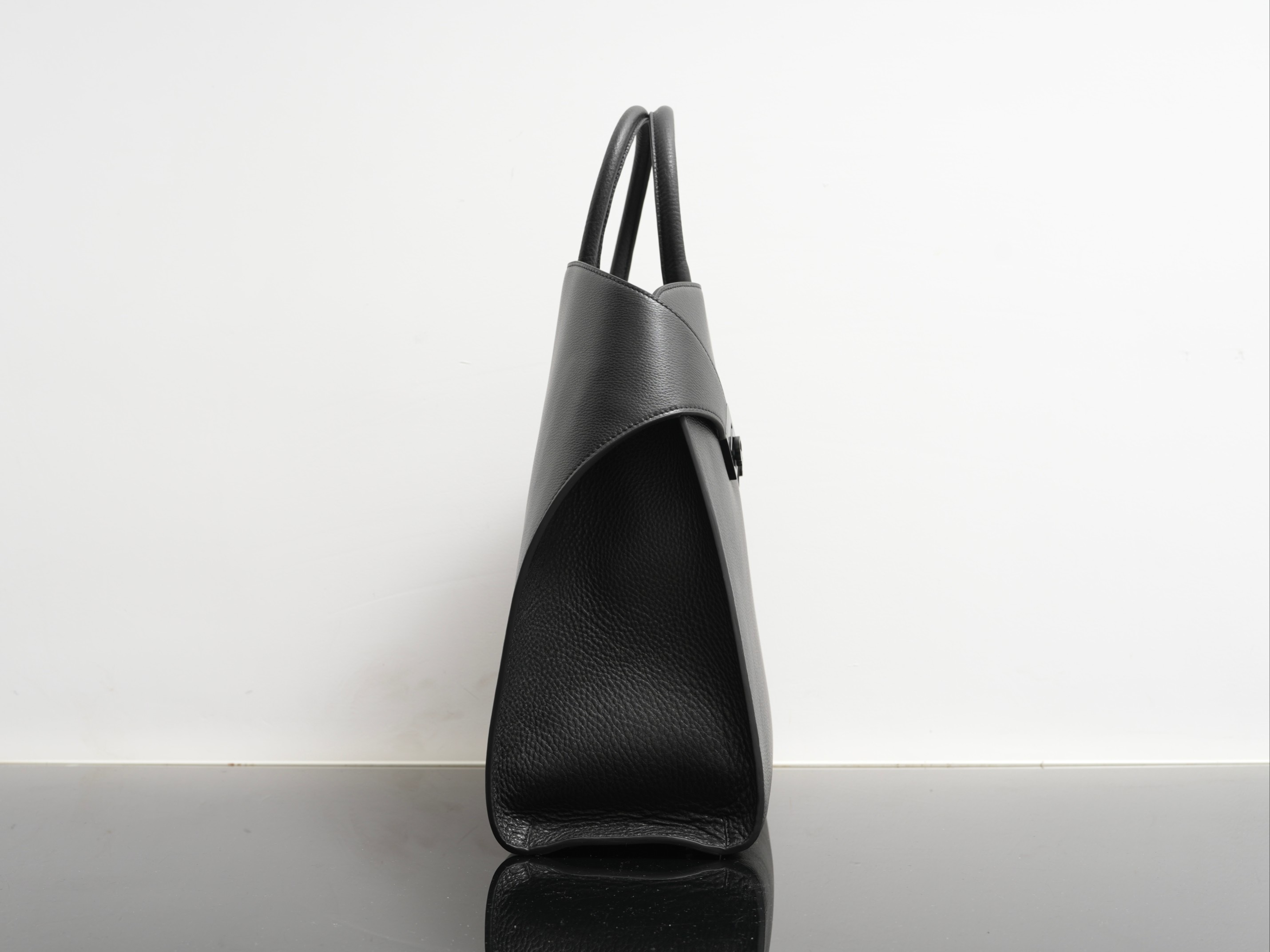 FERRAGAMO 페라가모 FW2023 Hug 핸드백 17