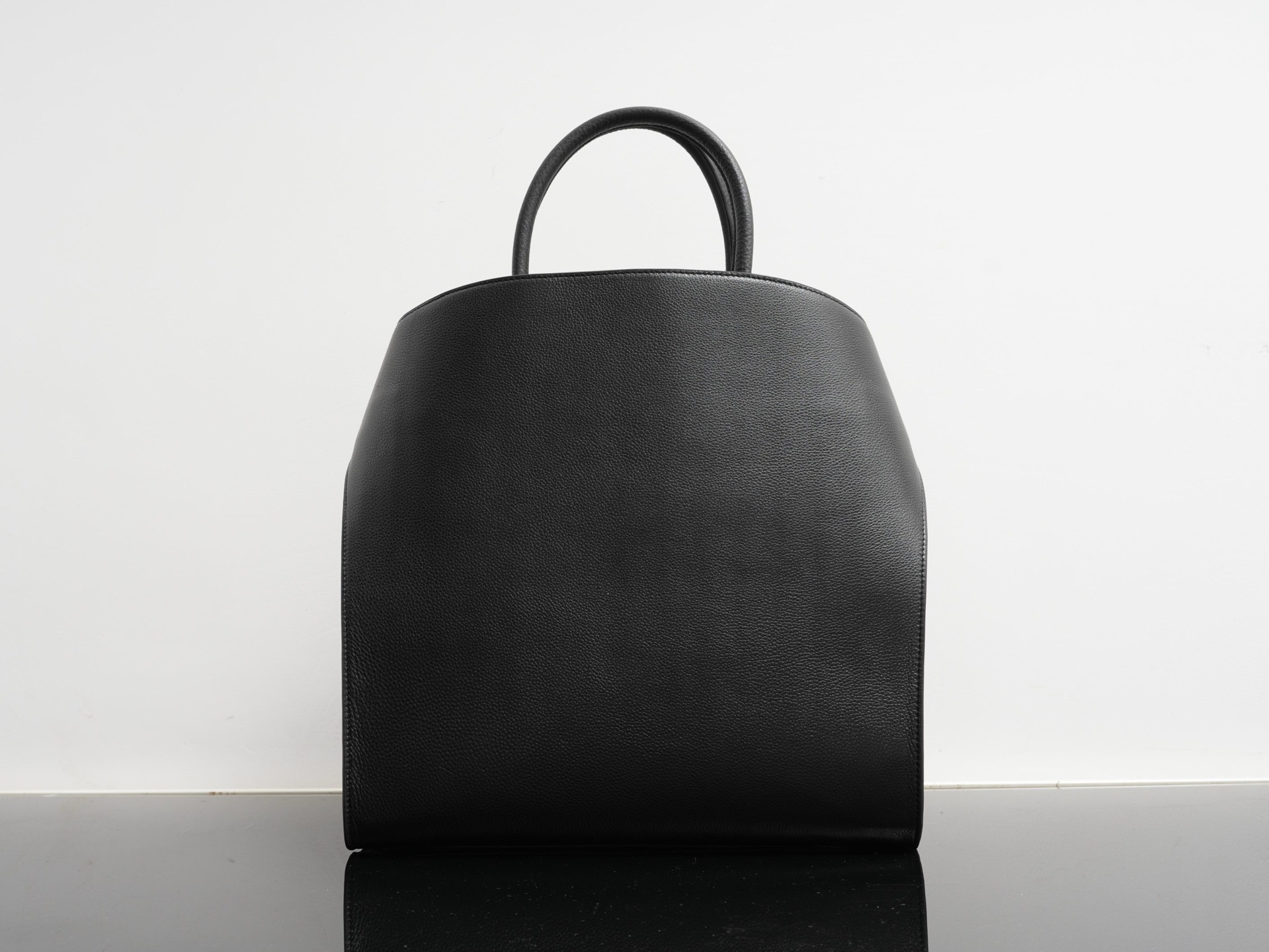 FERRAGAMO 페라가모 FW2023 Hug 핸드백 18