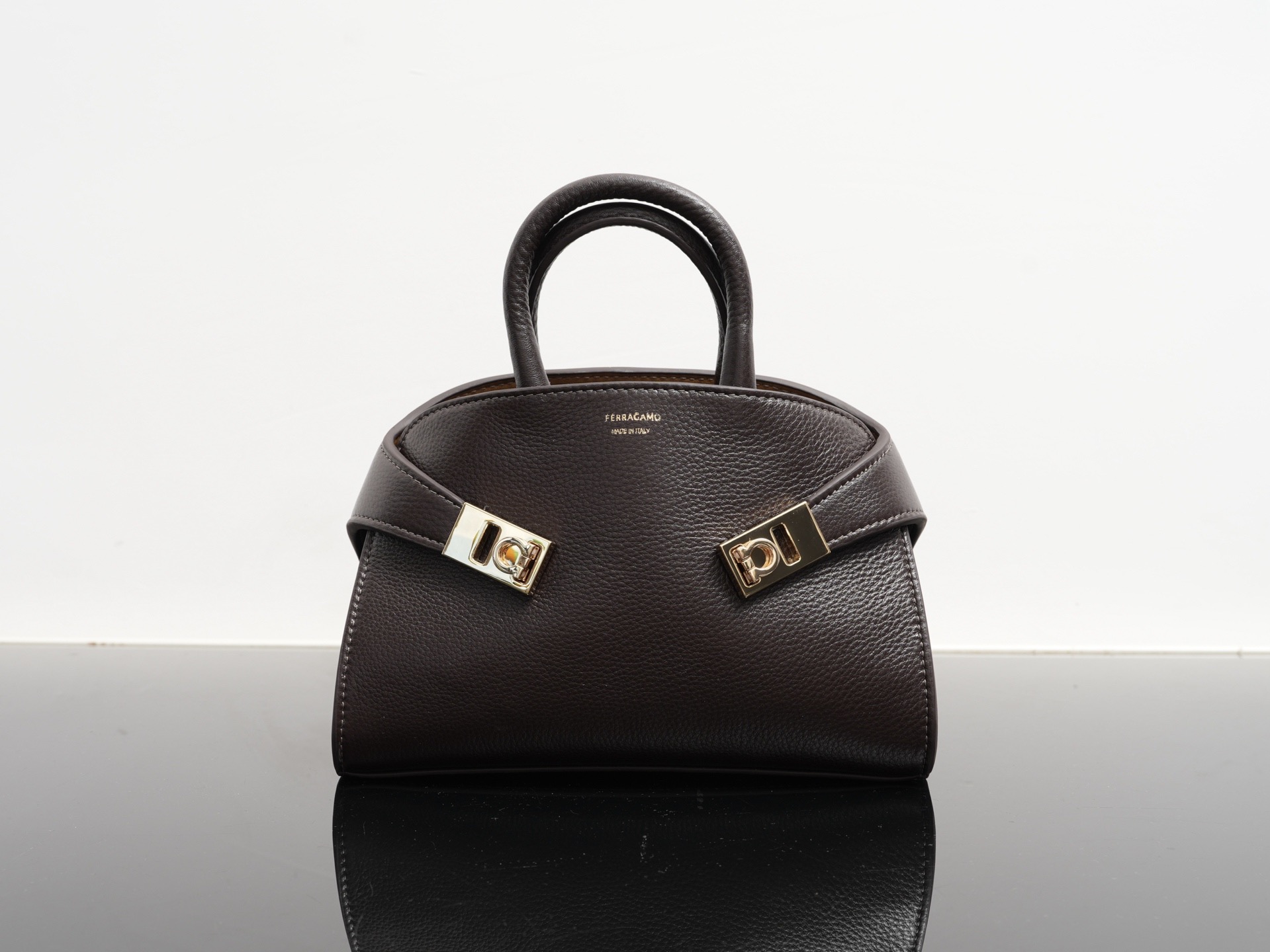 FERRAGAMO 페라가모 허그(HUG) 토트백 미니 10