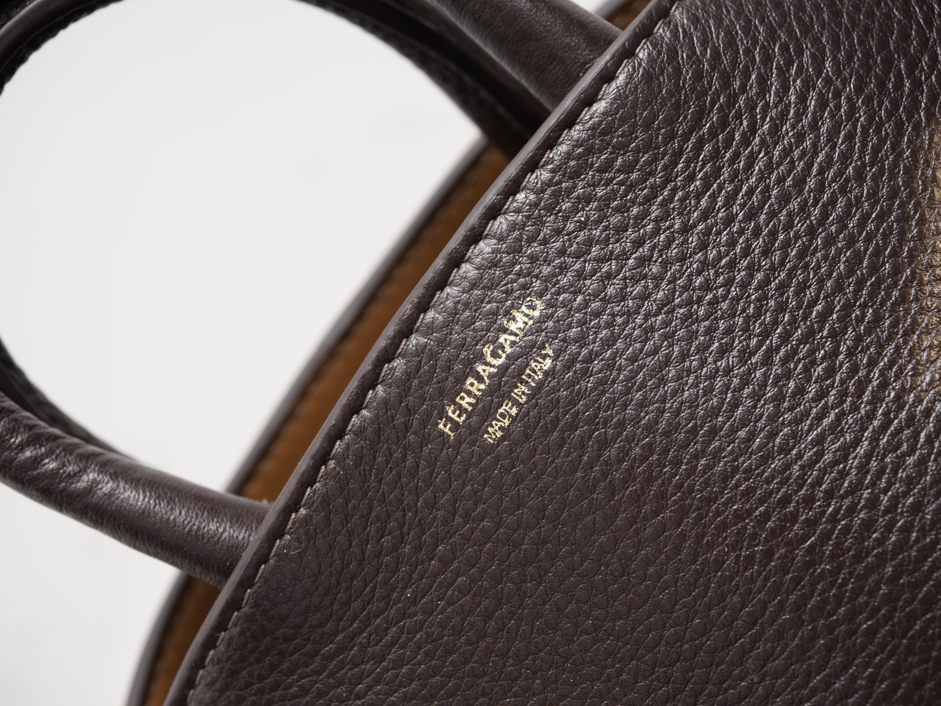 FERRAGAMO 페라가모 허그(HUG) 토트백 미니 11