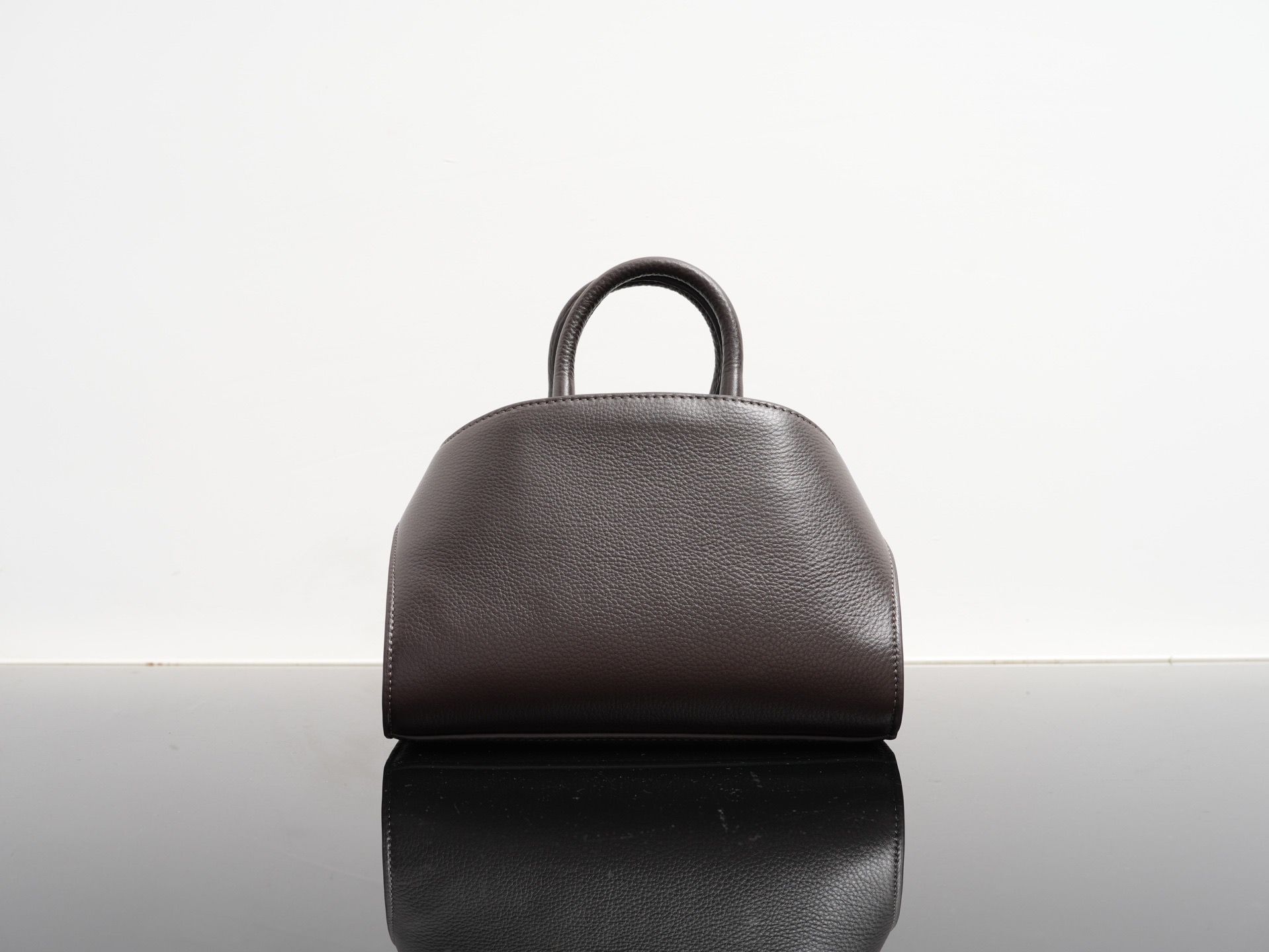 FERRAGAMO 페라가모 허그(HUG) 토트백 미니 16