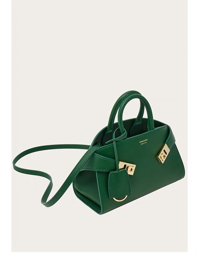 FERRAGAMO 페라가모 허그(HUG) 토트백 미니 22