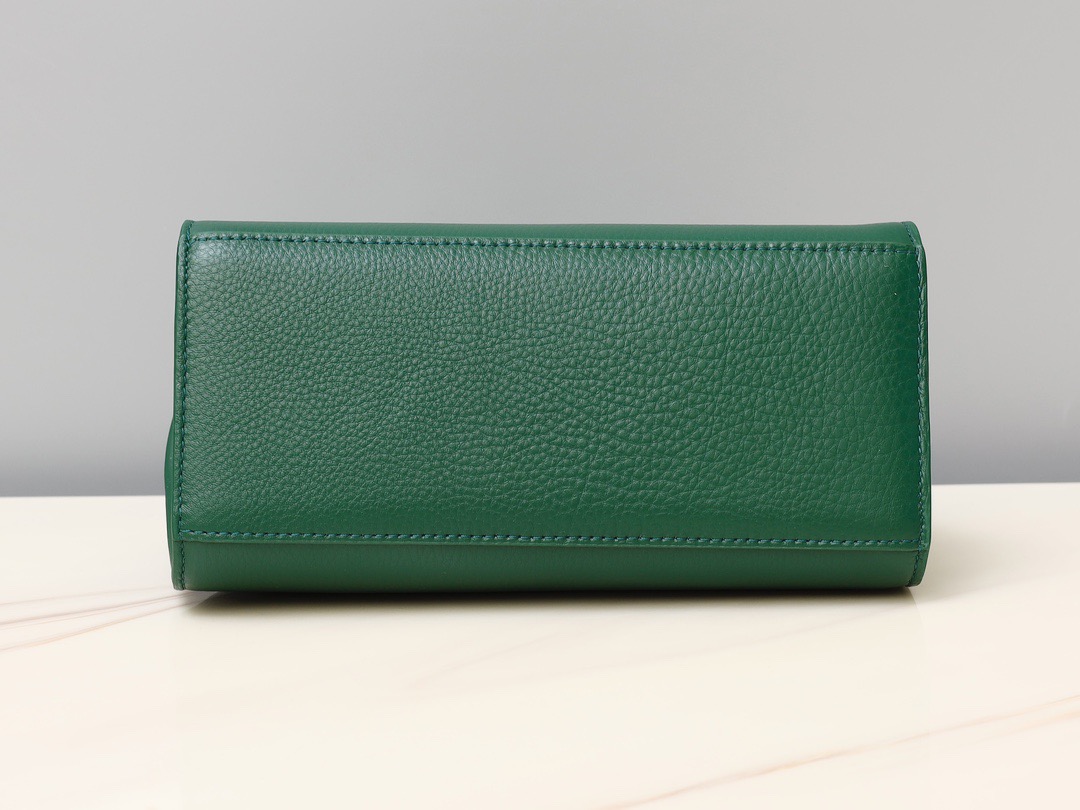 FERRAGAMO 페라가모 허그(HUG) 토트백 미니 28