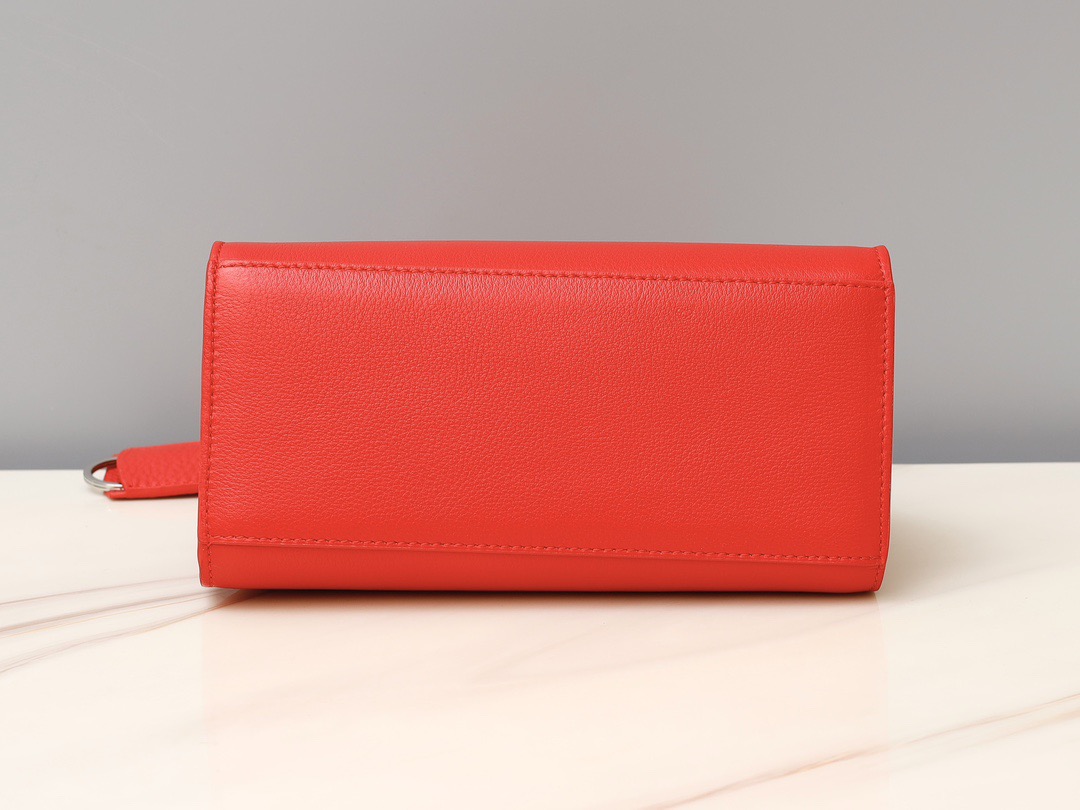 FERRAGAMO 페라가모 허그(HUG) 토트백 미니 44