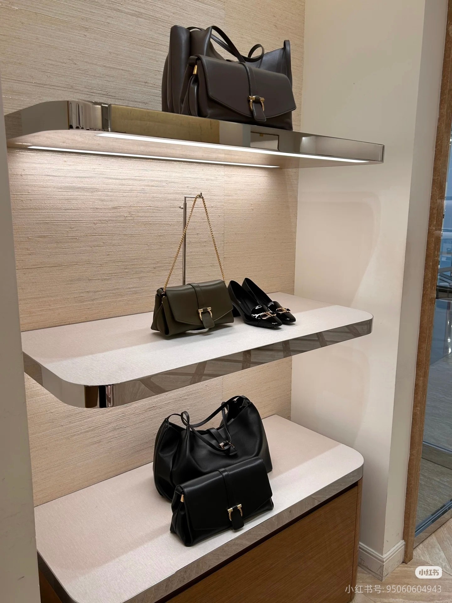 FERRAGAMO 페라가모 FW2023 Gancini 체인 숄더백 8