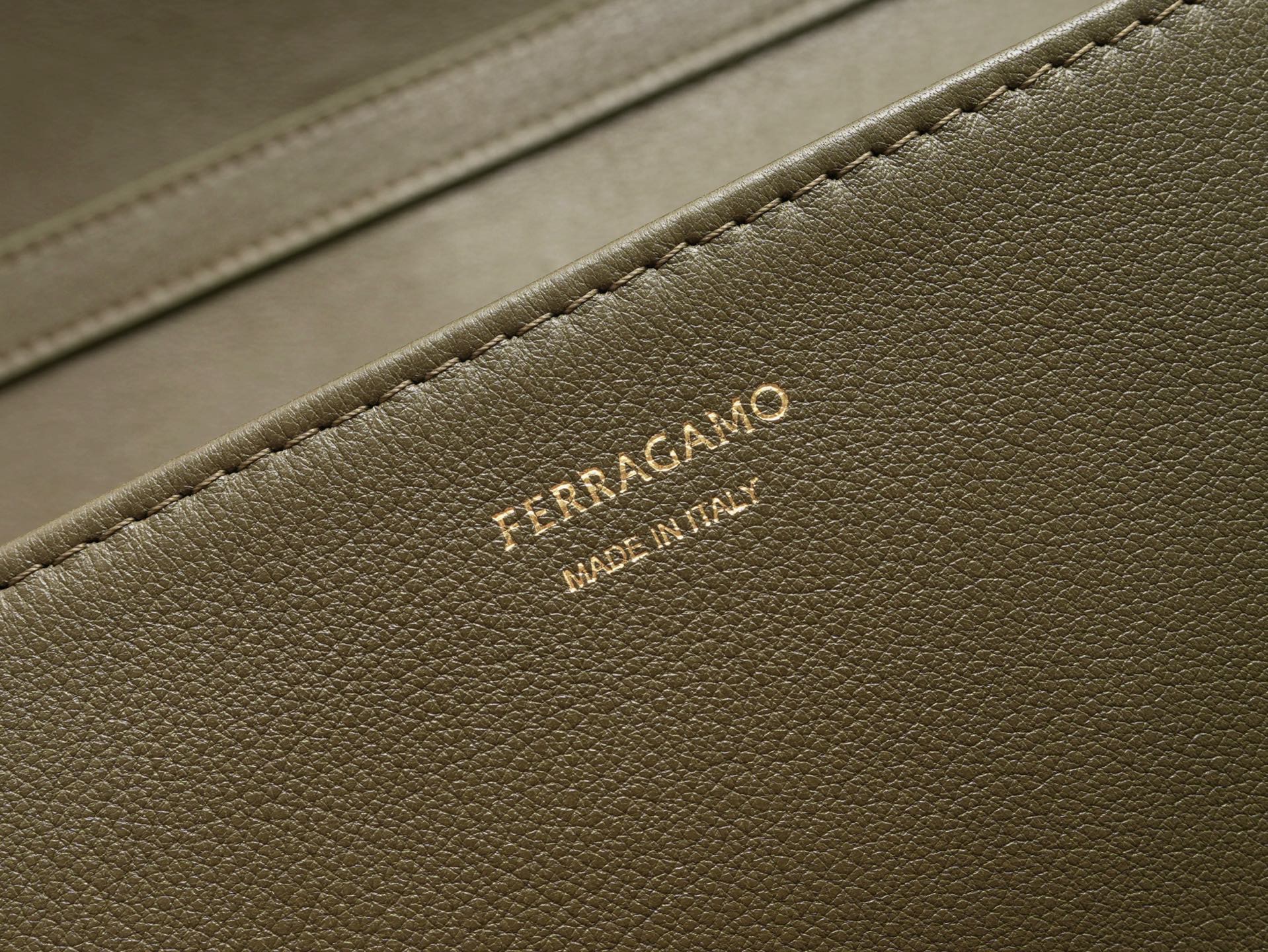 FERRAGAMO 페라가모 FW2023 Gancini 체인 숄더백 14