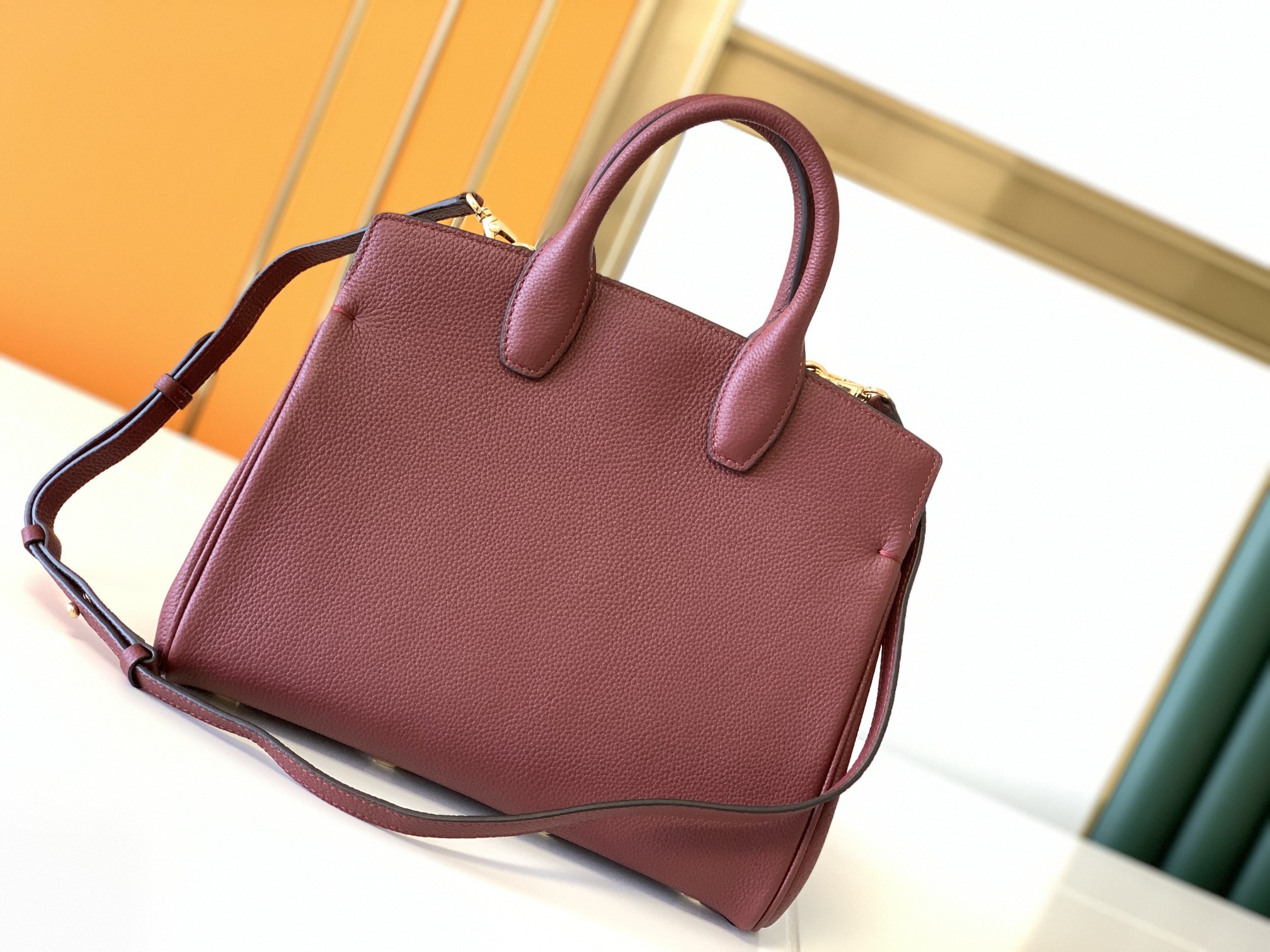 Ferragamo 살바토레 페라가모 FW2023 Gancini 잠금장치 토트백 12