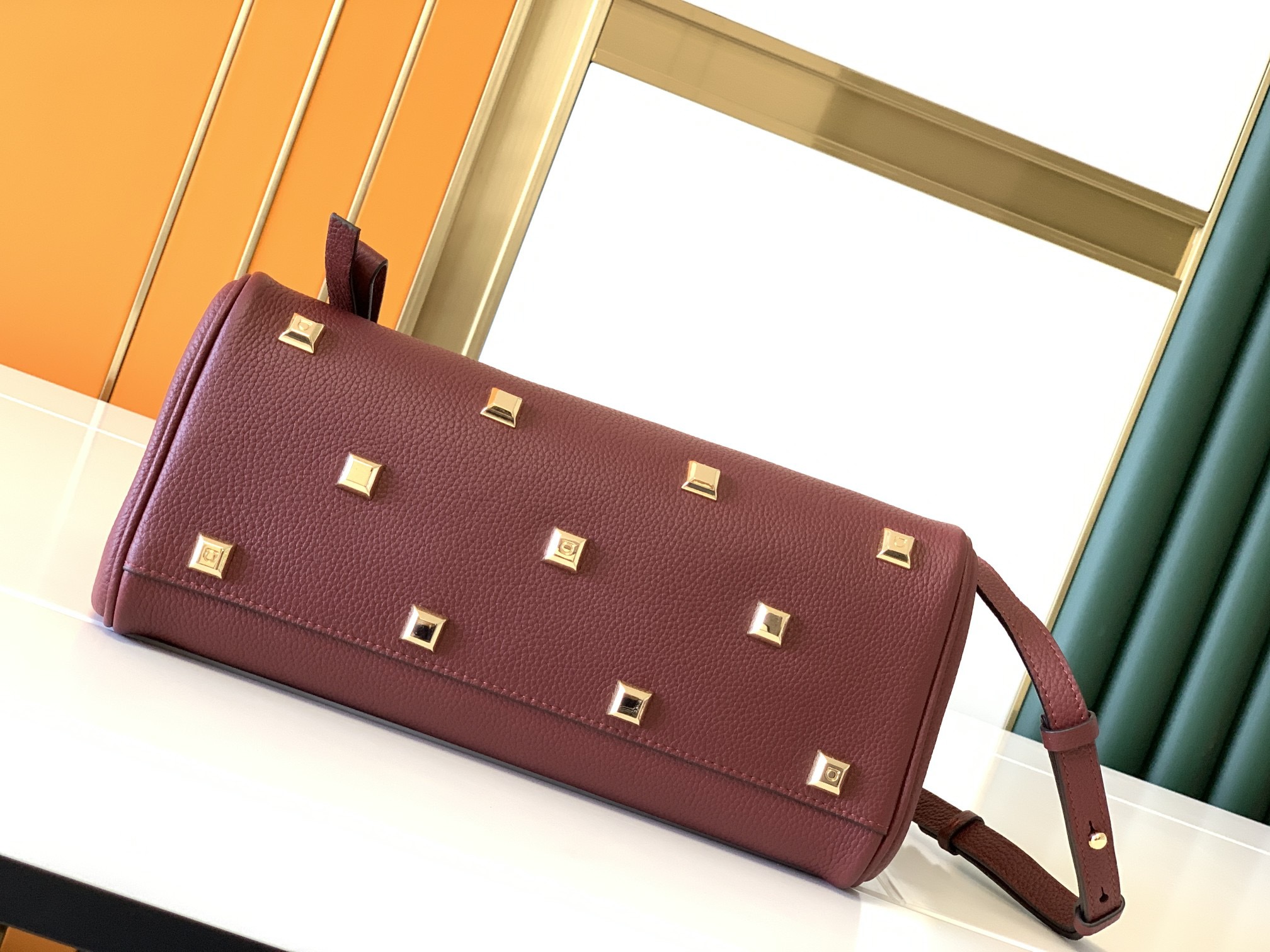 Ferragamo 살바토레 페라가모 FW2023 Gancini 잠금장치 토트백 13