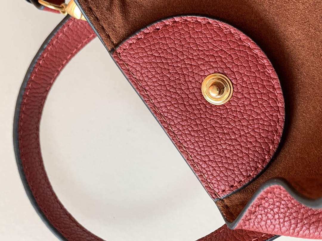 Ferragamo 살바토레 페라가모 FW2023 Gancini 장식 토트백 14