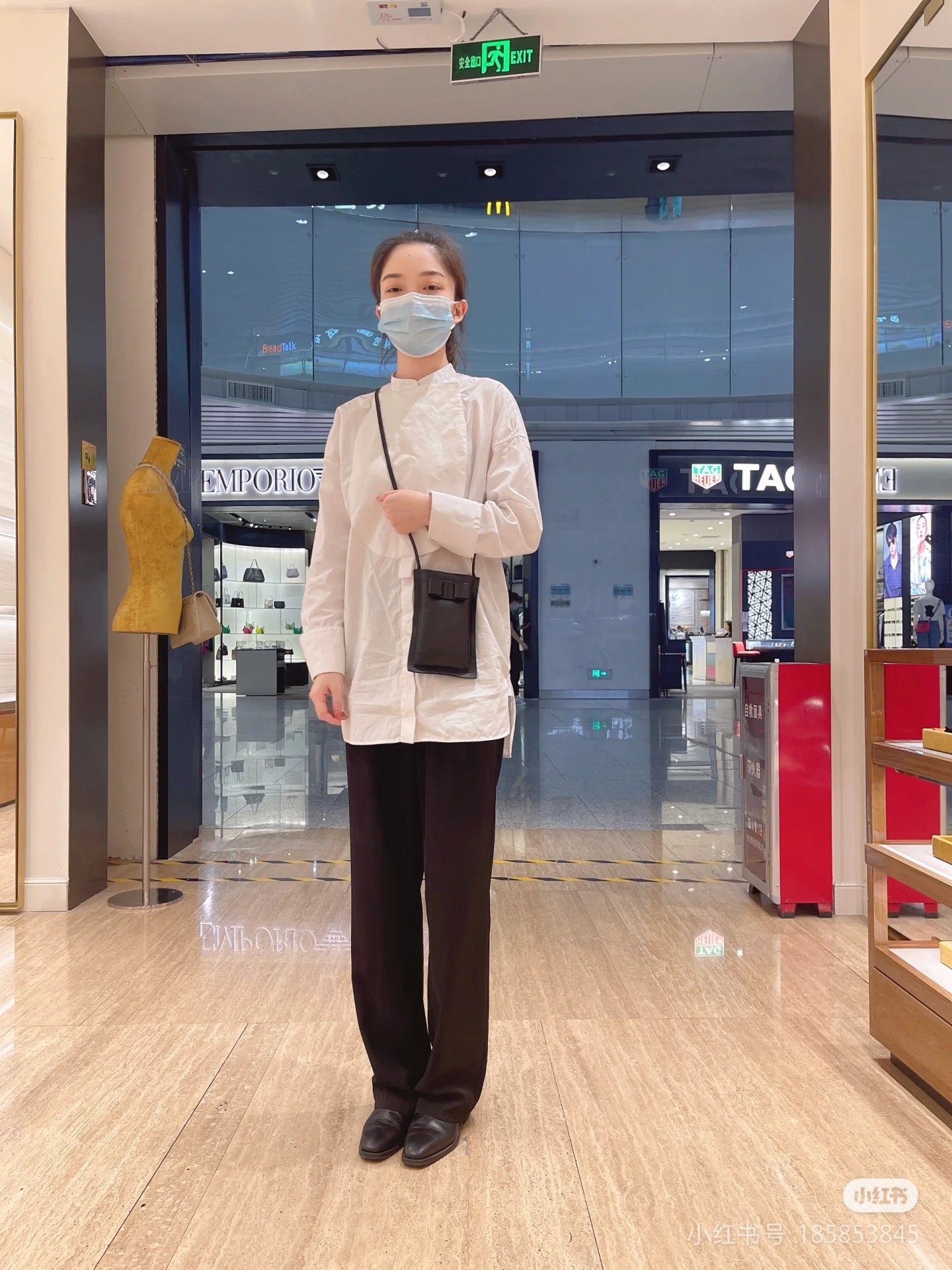 SALVATORE FERRAGAMO 살바토레 페라가모 FW2023 리본 장식 핸드백 1