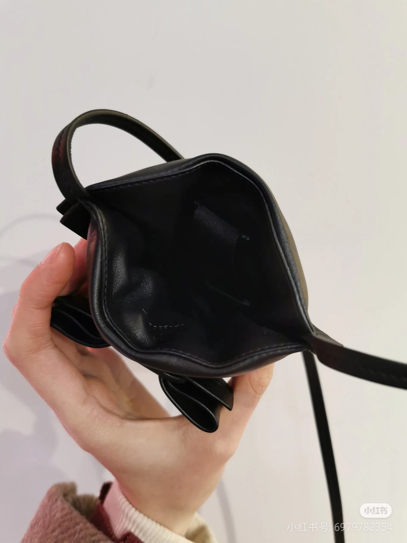 SALVATORE FERRAGAMO 살바토레 페라가모 FW2023 리본 장식 핸드백 4