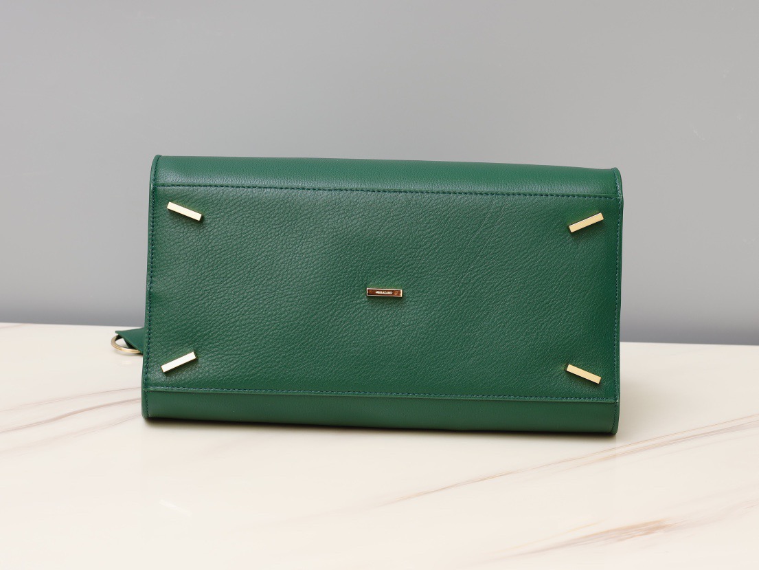 FERRAGAMO 페레가모 FW2023 HUG 나파 가죽 토트백 5