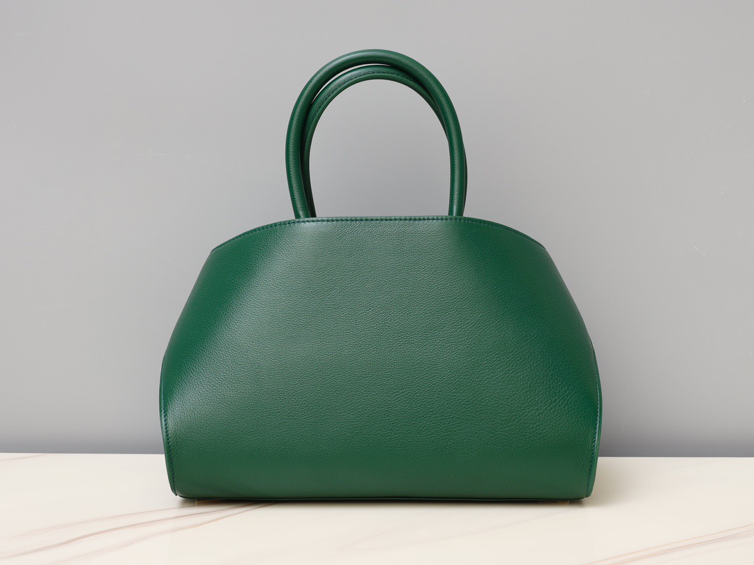 FERRAGAMO 페레가모 FW2023 HUG 나파 가죽 토트백 6