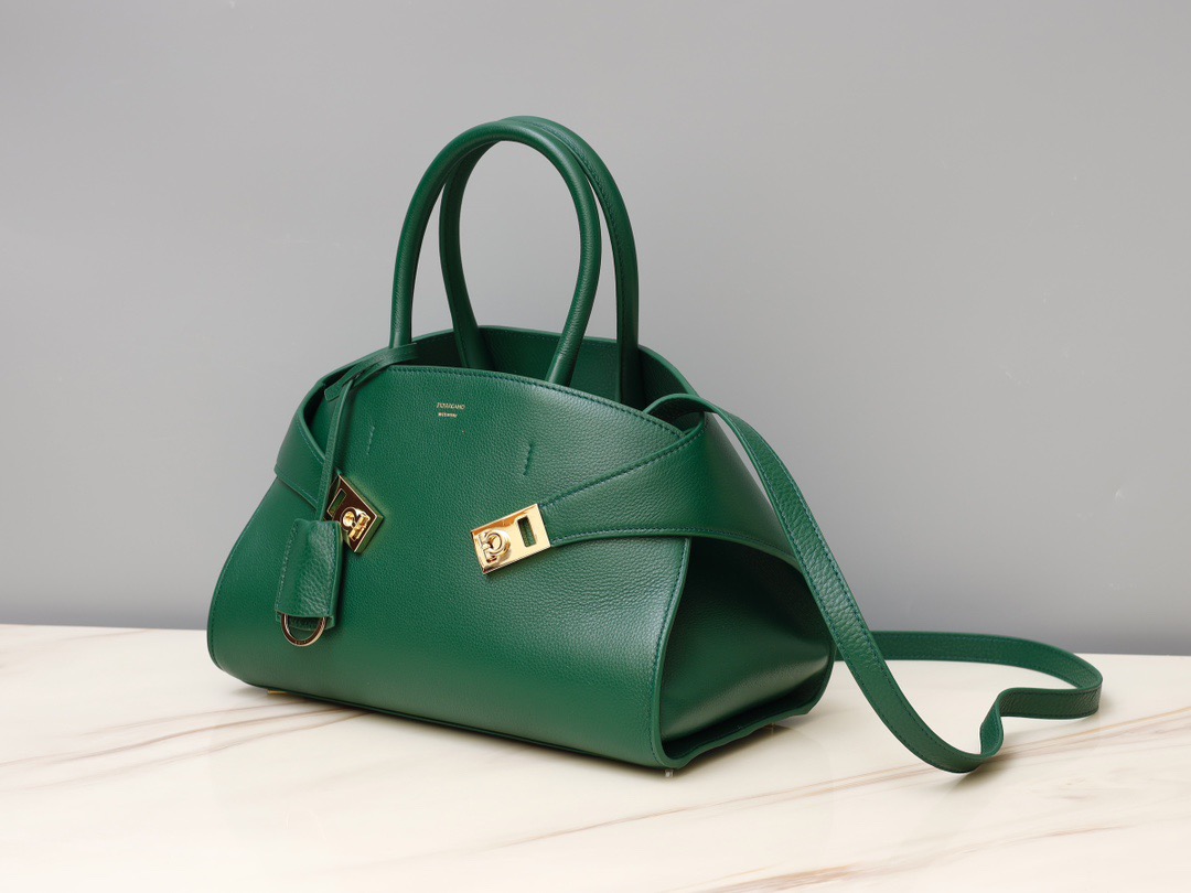 FERRAGAMO 페레가모 FW2023 HUG 나파 가죽 토트백 8