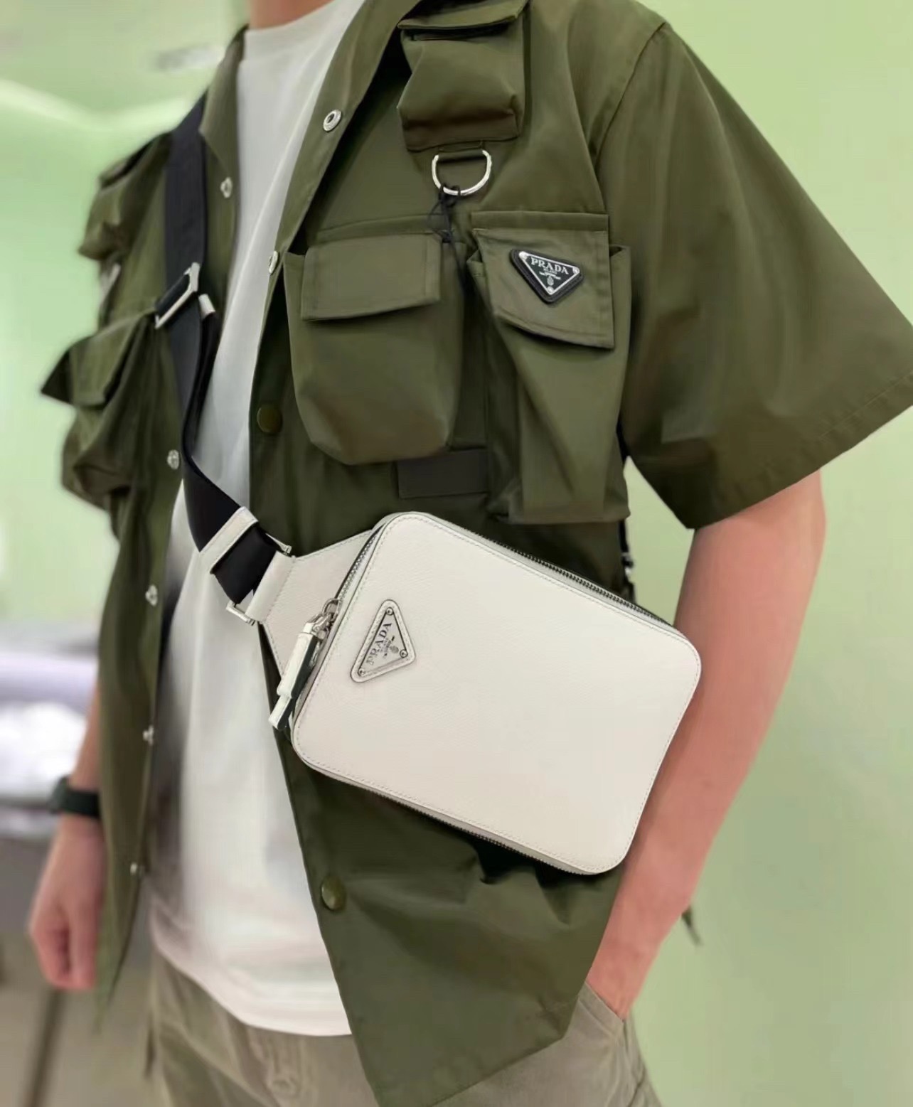 PRADA 프라다 FW2023 사피아노 가죽 크로스백 2