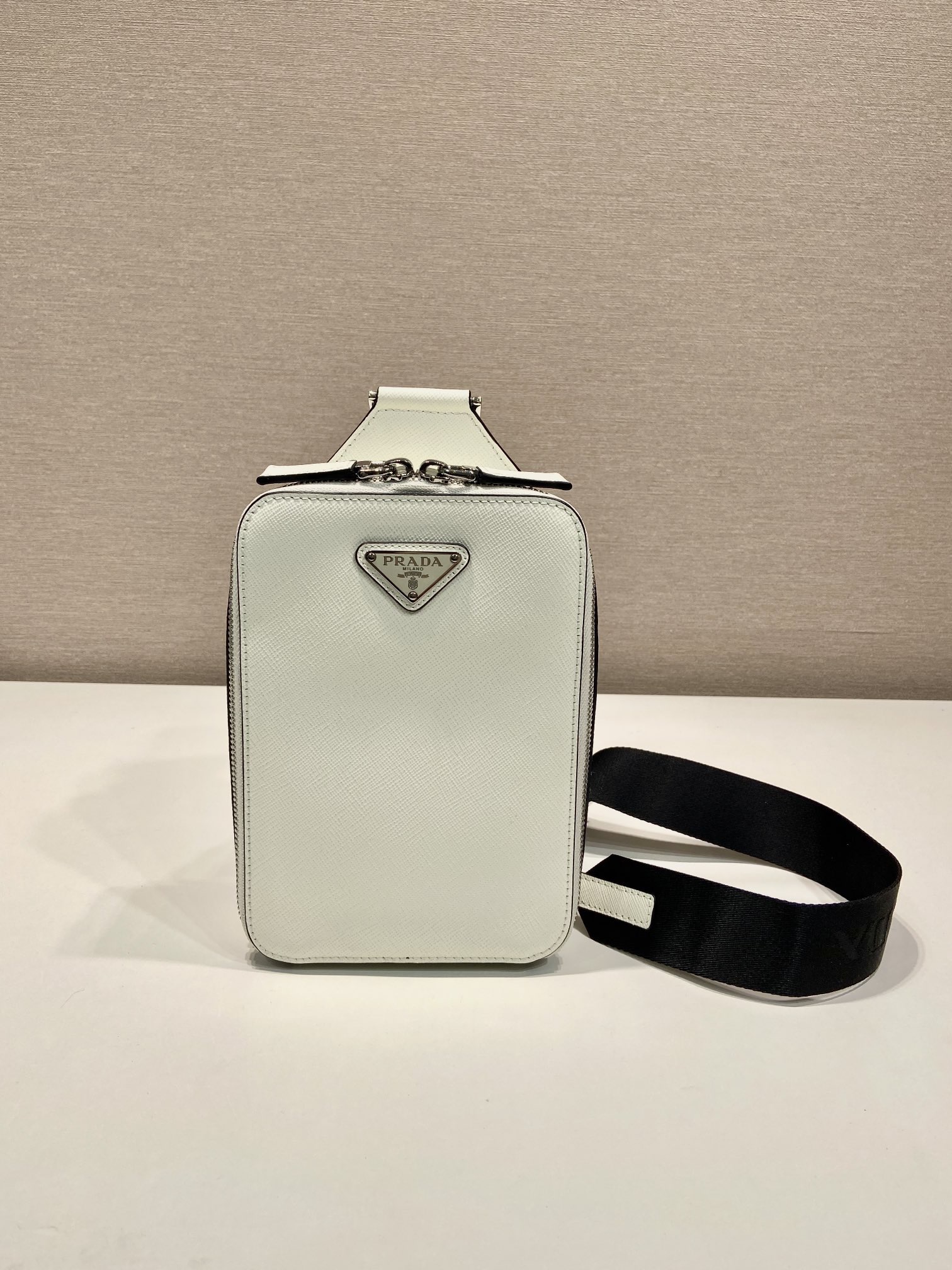 PRADA 프라다 FW2023 사피아노 가죽 크로스백 4