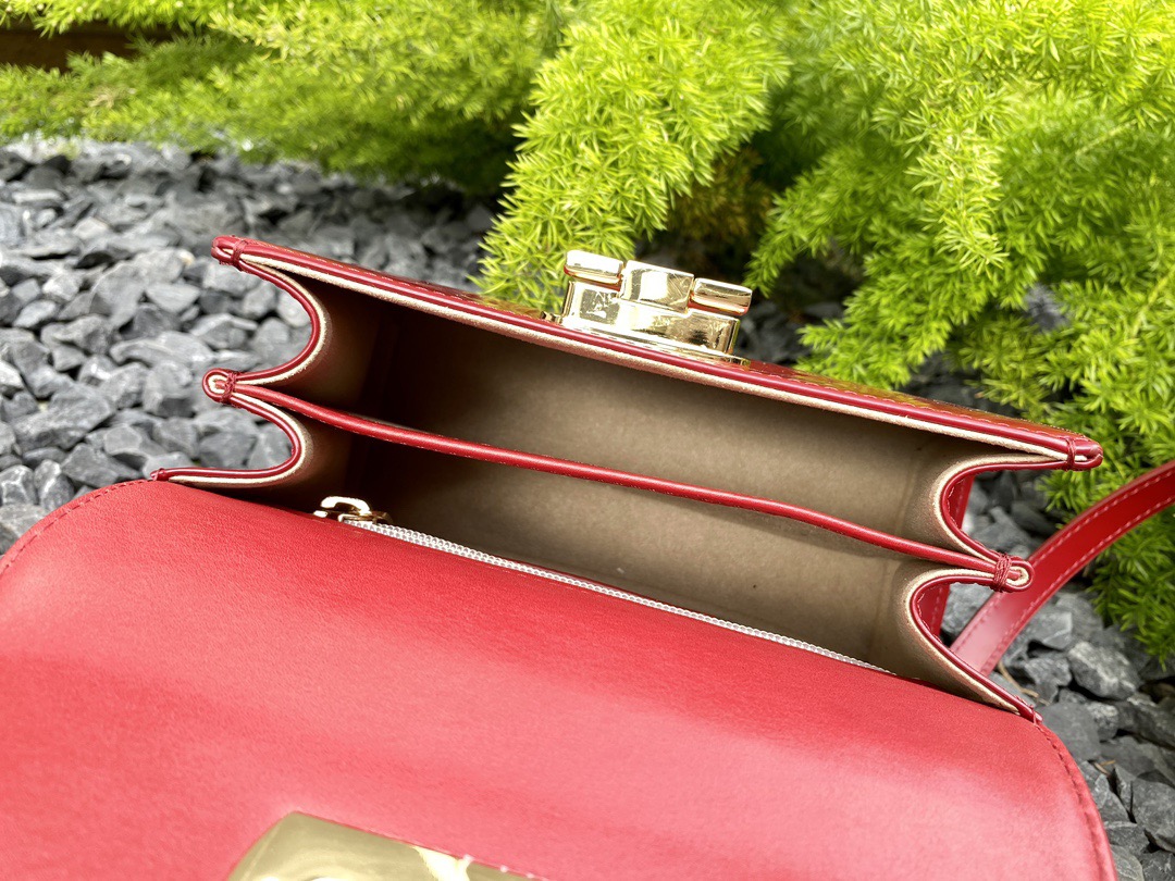 FERRAGAMO 페라가모 FW2023 Gancino 빈티지 가죽 핸드백 6