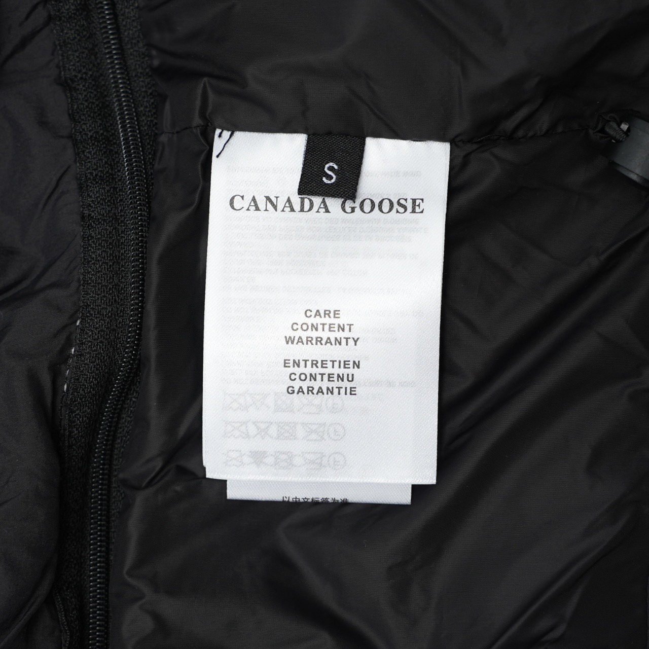 CANADAGOOSE 캐나다구스 FW2023 후드 일체형 다운 재킷 9
