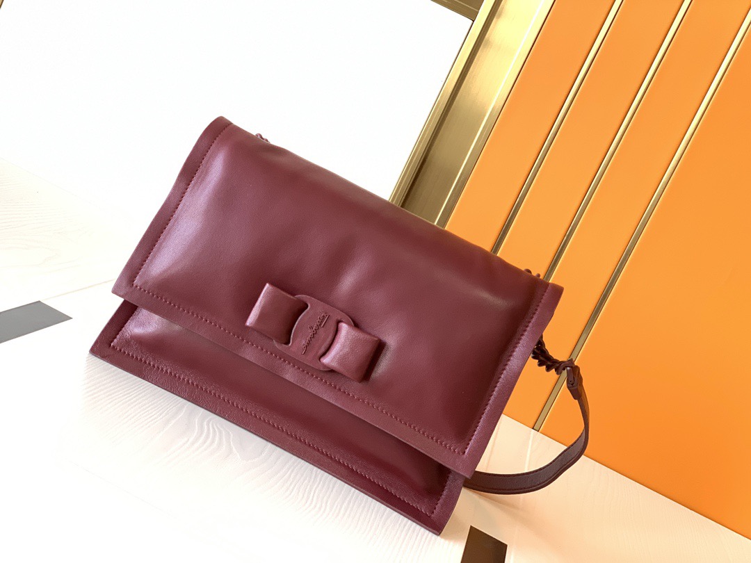 FERRAGAMO 살바토레 페라가모 FW2023 Vara 리본 장식 숄더백 7