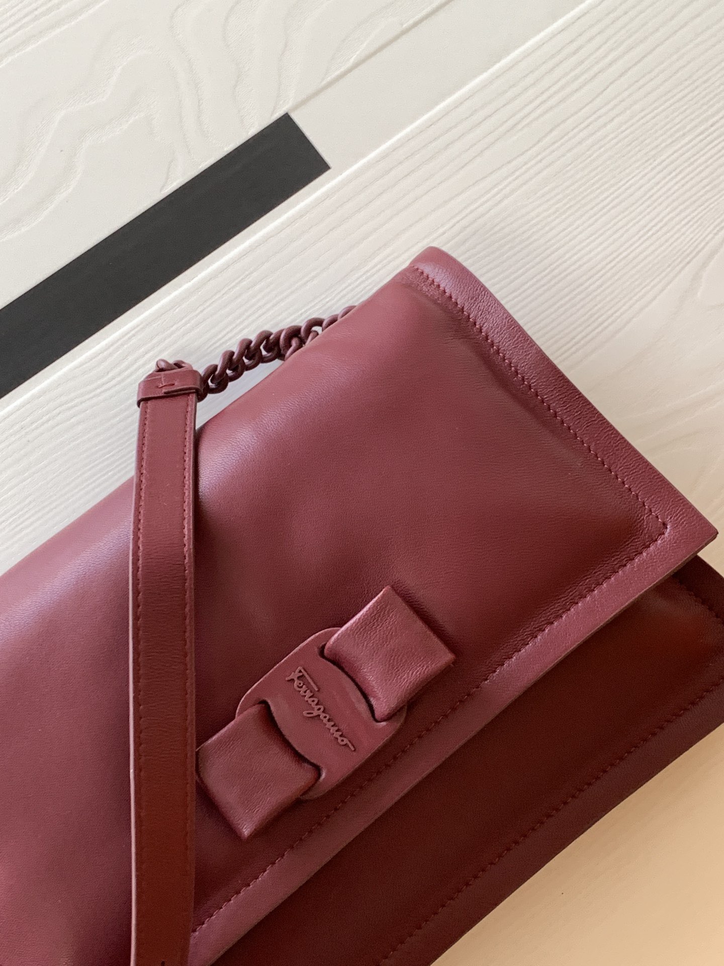 FERRAGAMO 살바토레 페라가모 FW2023 Vara 리본 장식 숄더백 8