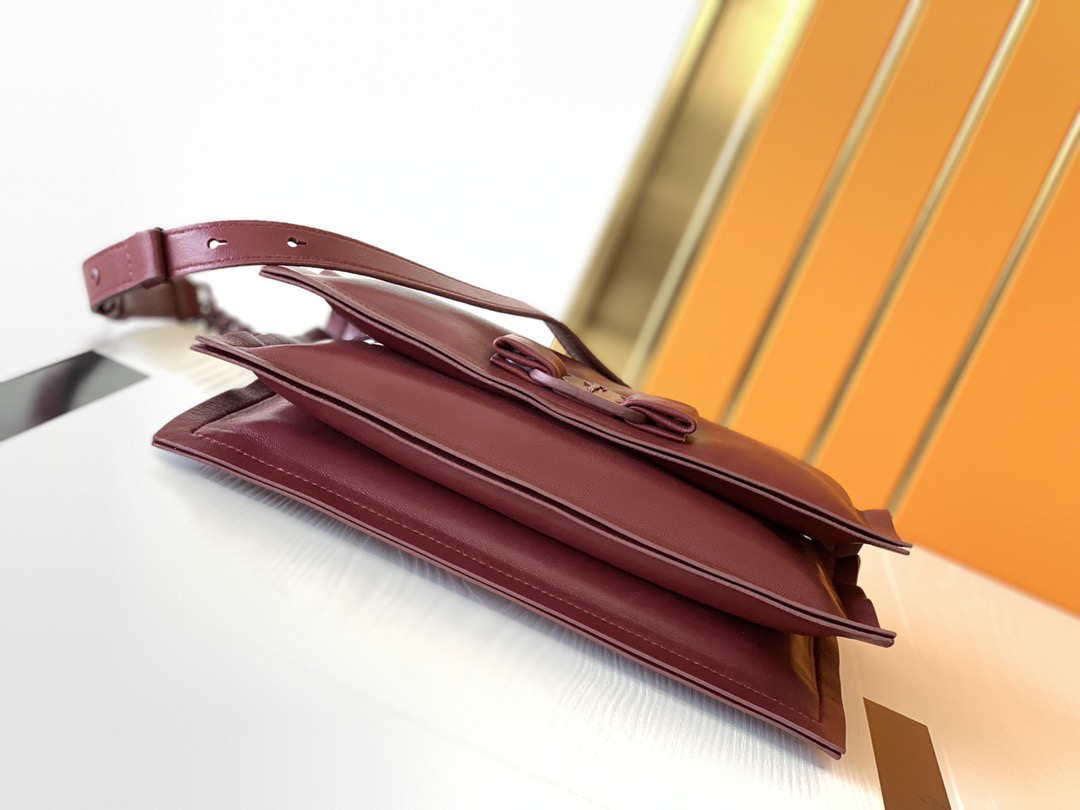 FERRAGAMO 살바토레 페라가모 FW2023 Vara 리본 장식 숄더백 14