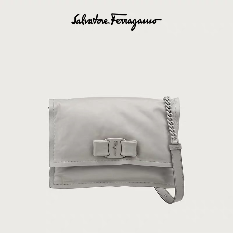 FERRAGAMO 살바토레 페라가모 FW2023 Vara 리본 장식 숄더백 1