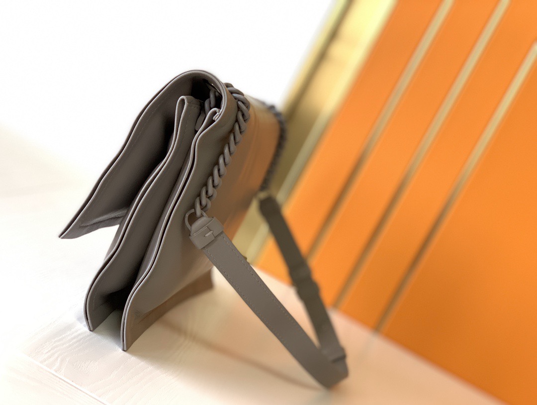 FERRAGAMO 살바토레 페라가모 FW2023 Vara 리본 장식 숄더백 13