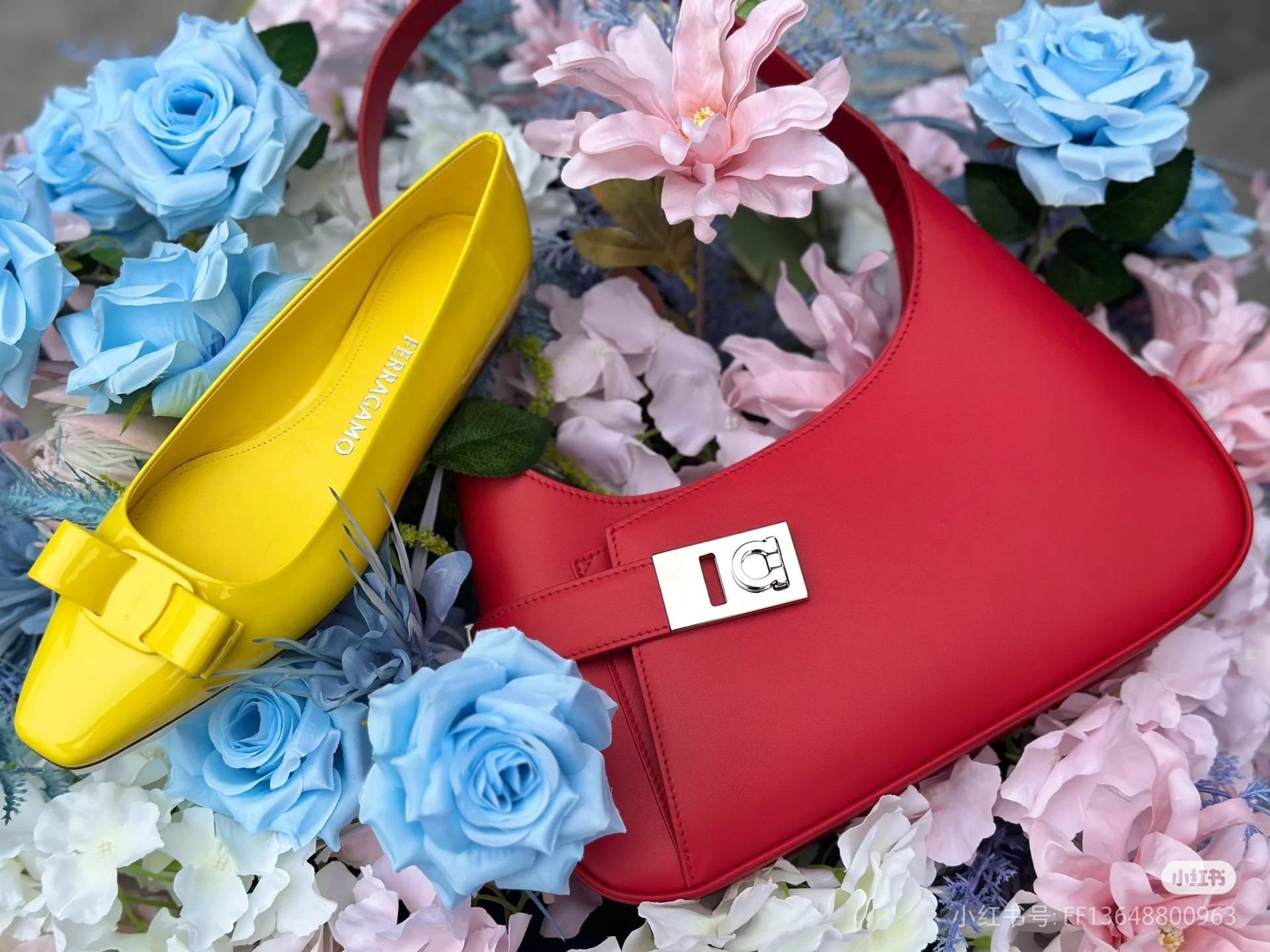 FERRAGAMO 페라가모 간치니 스트랩 숄더백 EE-216295 2