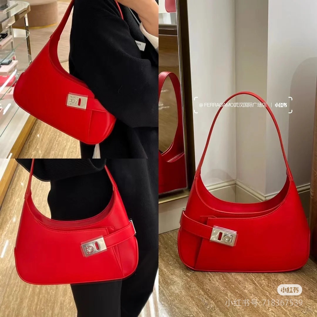 FERRAGAMO 페라가모 간치니 스트랩 숄더백 EE-216295 3