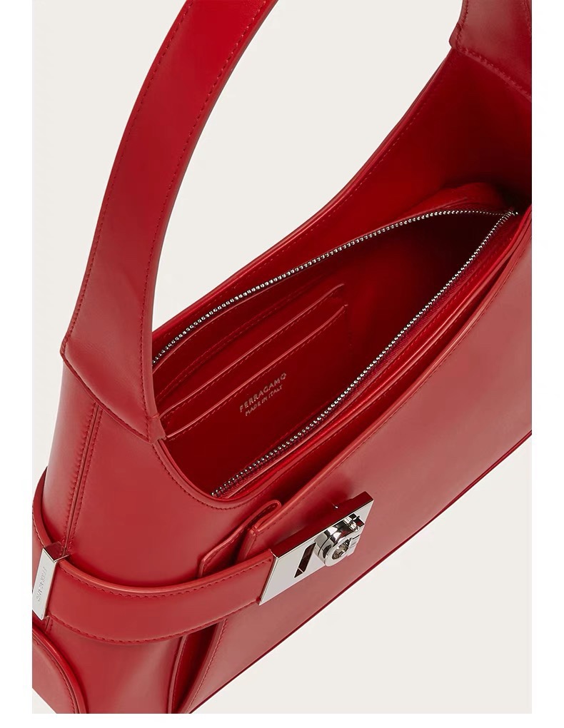 FERRAGAMO 페라가모 간치니 스트랩 숄더백 EE-216295 9