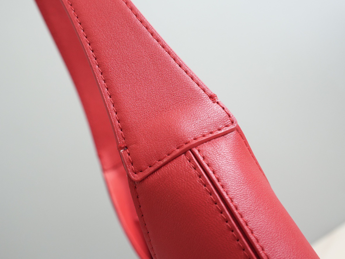 FERRAGAMO 페라가모 간치니 스트랩 숄더백 EE-216295 17