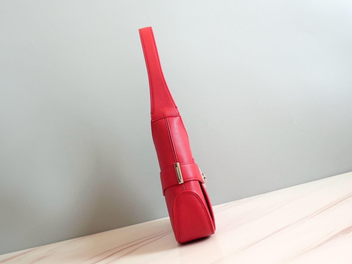 FERRAGAMO 페라가모 간치니 스트랩 숄더백 EE-216295 19