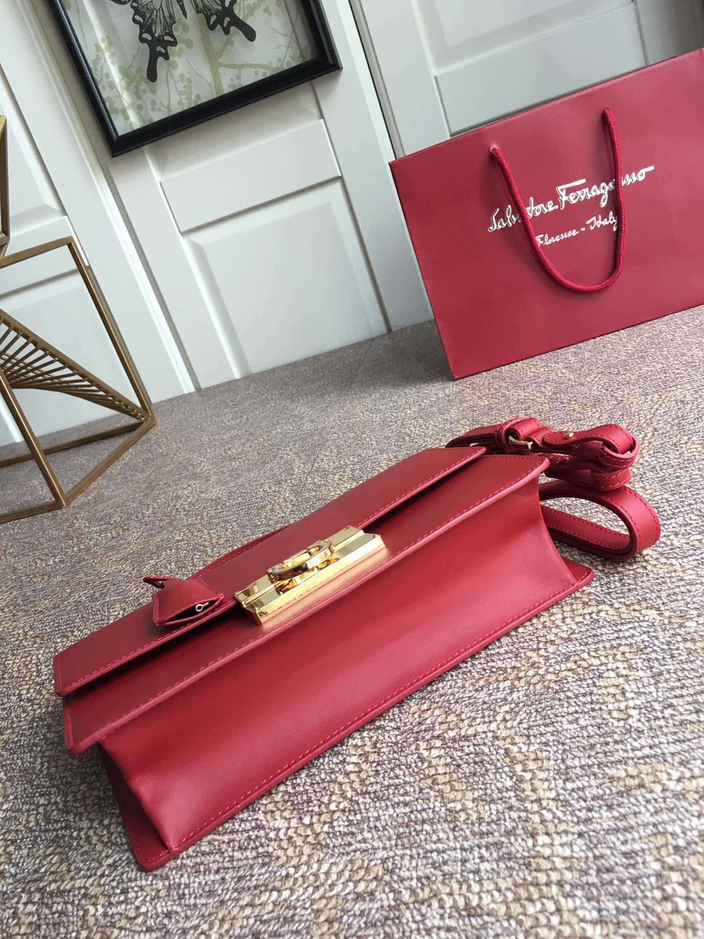 FERRAGAMO 페라가모 간치니 클래식 플랩 숄더 & 크로스백 미디엄 FZ-21E099 8