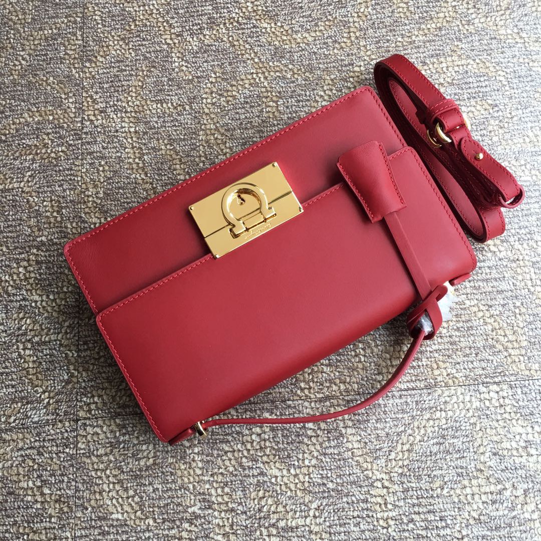 FERRAGAMO 페라가모 간치니 클래식 플랩 숄더 & 크로스백 미디엄 FZ-21E099 10