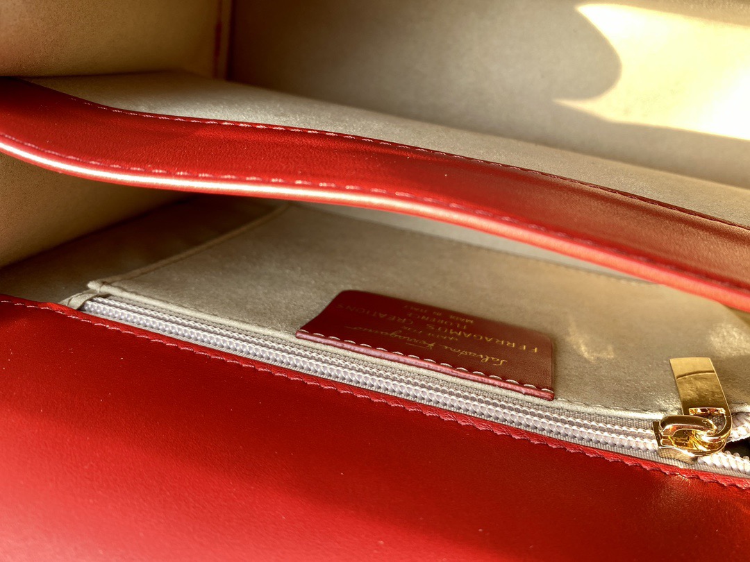 FERRAGAMO 페라가모 뮤지엄 컬렉션 복고 마구백 라지 DY-212181 10