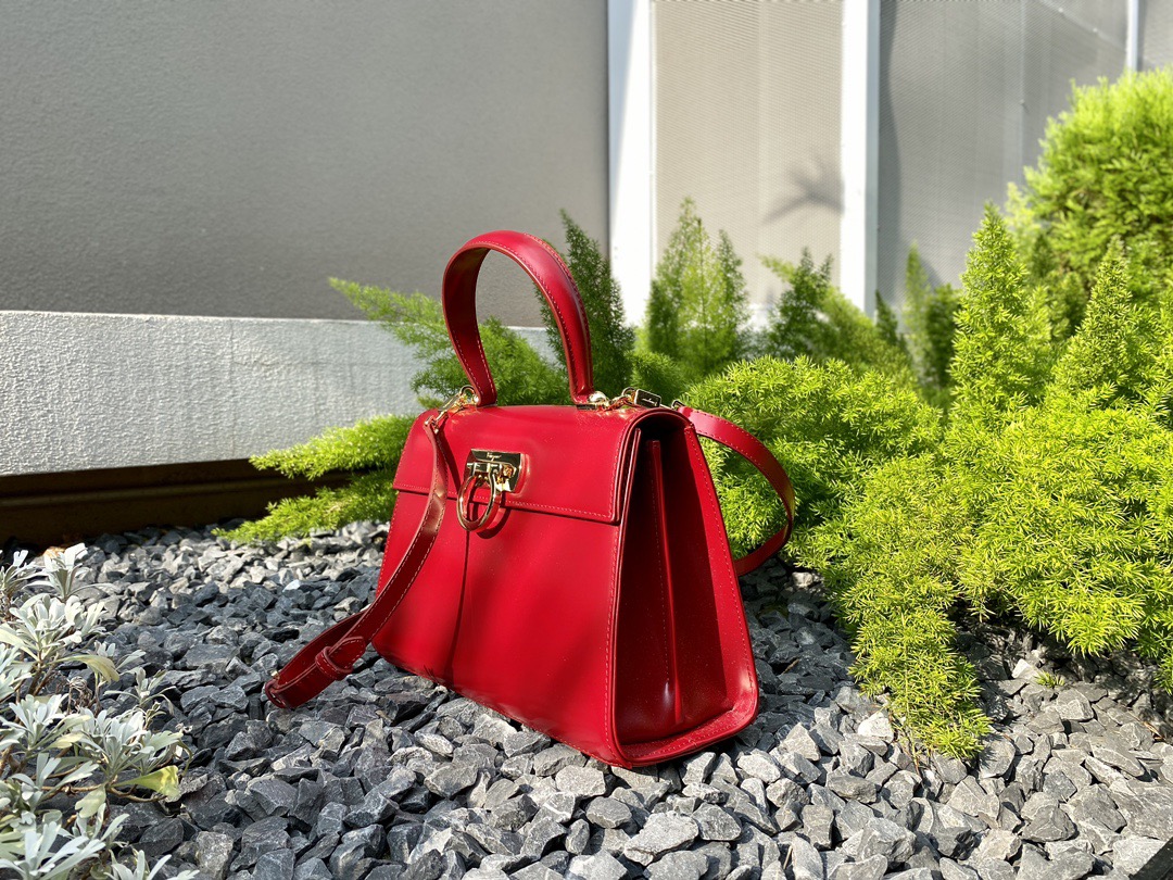 FERRAGAMO 페라가모 뮤지엄 컬렉션 복고 마구백 라지 DY-212181 13