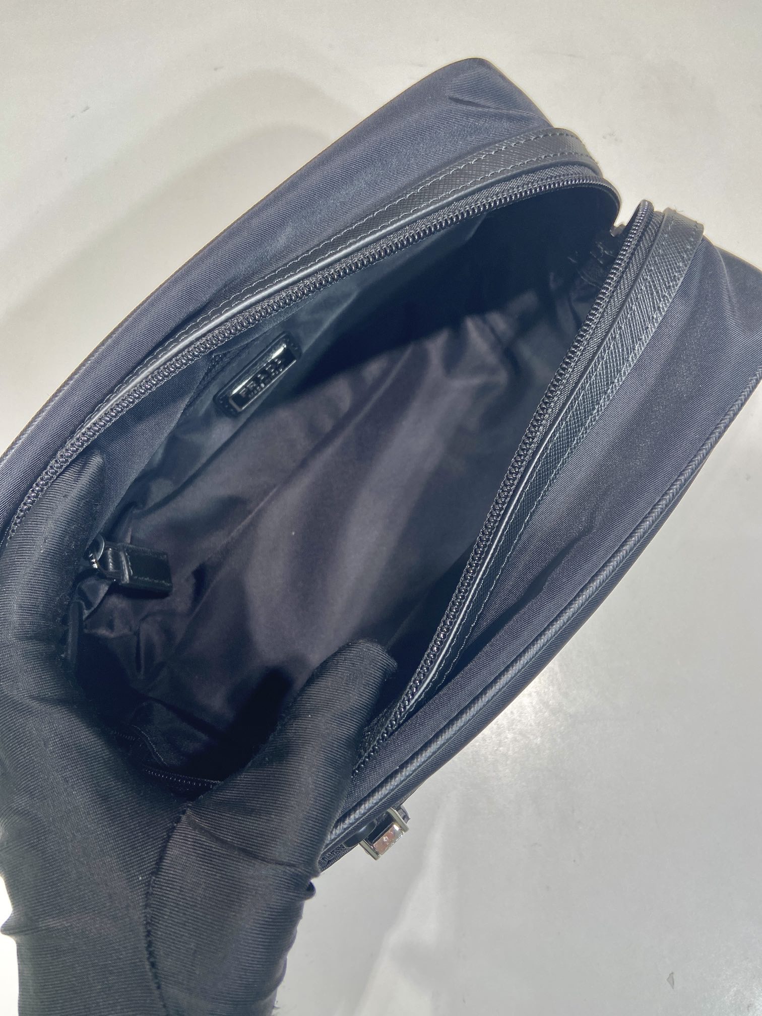 PRADA 프라다 FW2023 Re-Nylon 여행용 수납 파우치 14