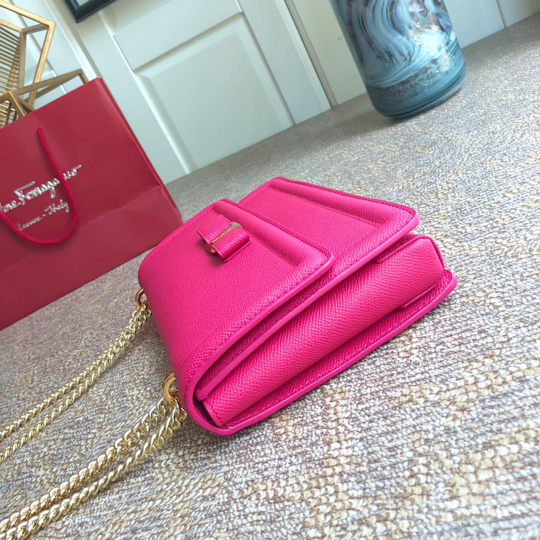 FERRAGAMO 페라가모 바라(Vara) 보우 플랩 숄더백 라지 21G462 5