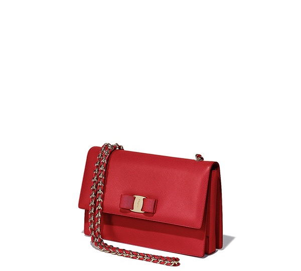 FERRAGAMO 페라가모 FW2023 Vara 리본 장식 소가죽 체인 숄더백 3